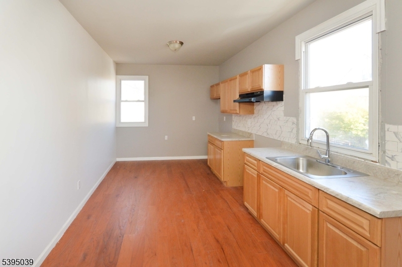 Paterson City, New Jersey, 07504, United States, 10 Bedrooms Bedrooms, ,3 BathroomsBathrooms,Residential,For Sale,1988111