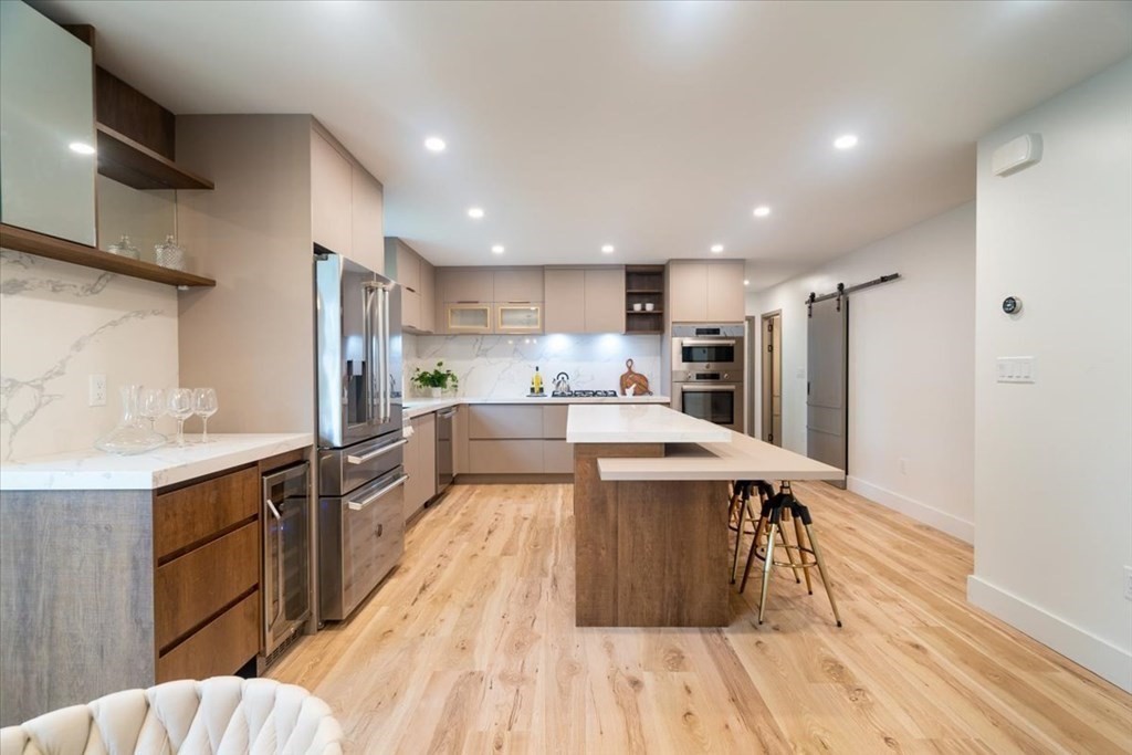 Reading, Massachusetts, 01867, United States, 3 Bedrooms Bedrooms, ,3 BathroomsBathrooms,Residential,For Sale,1880816