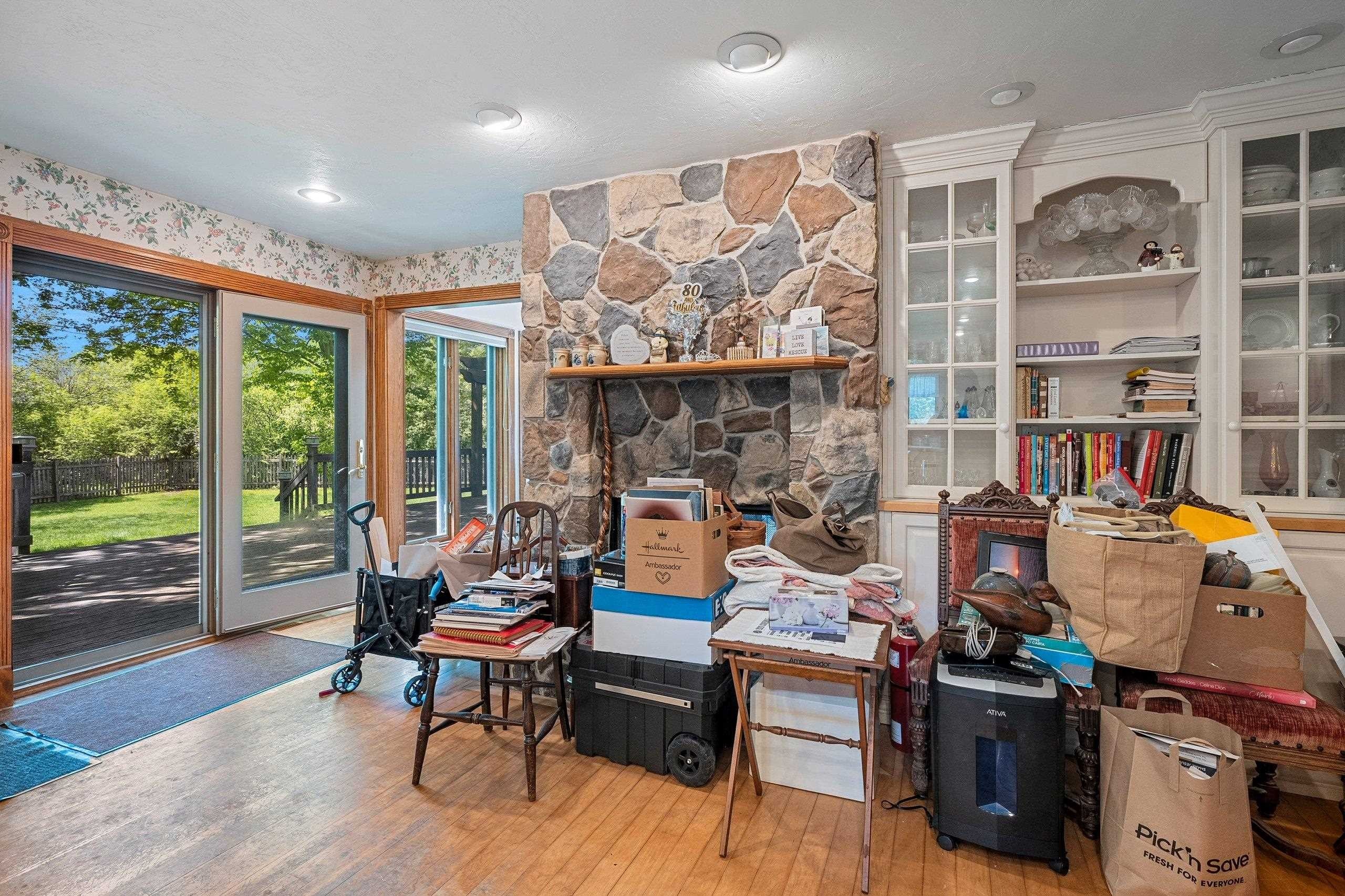 DE PERE, Wisconsin, 54115-9240, United States, 4 Bedrooms Bedrooms, ,4 BathroomsBathrooms,Residential,For Sale,2048017
