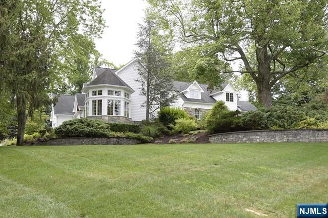 Franklin Lakes, New Jersey, 07417, United States, 5 Bedrooms Bedrooms, ,6 BathroomsBathrooms,Residential,For Sale,1692437