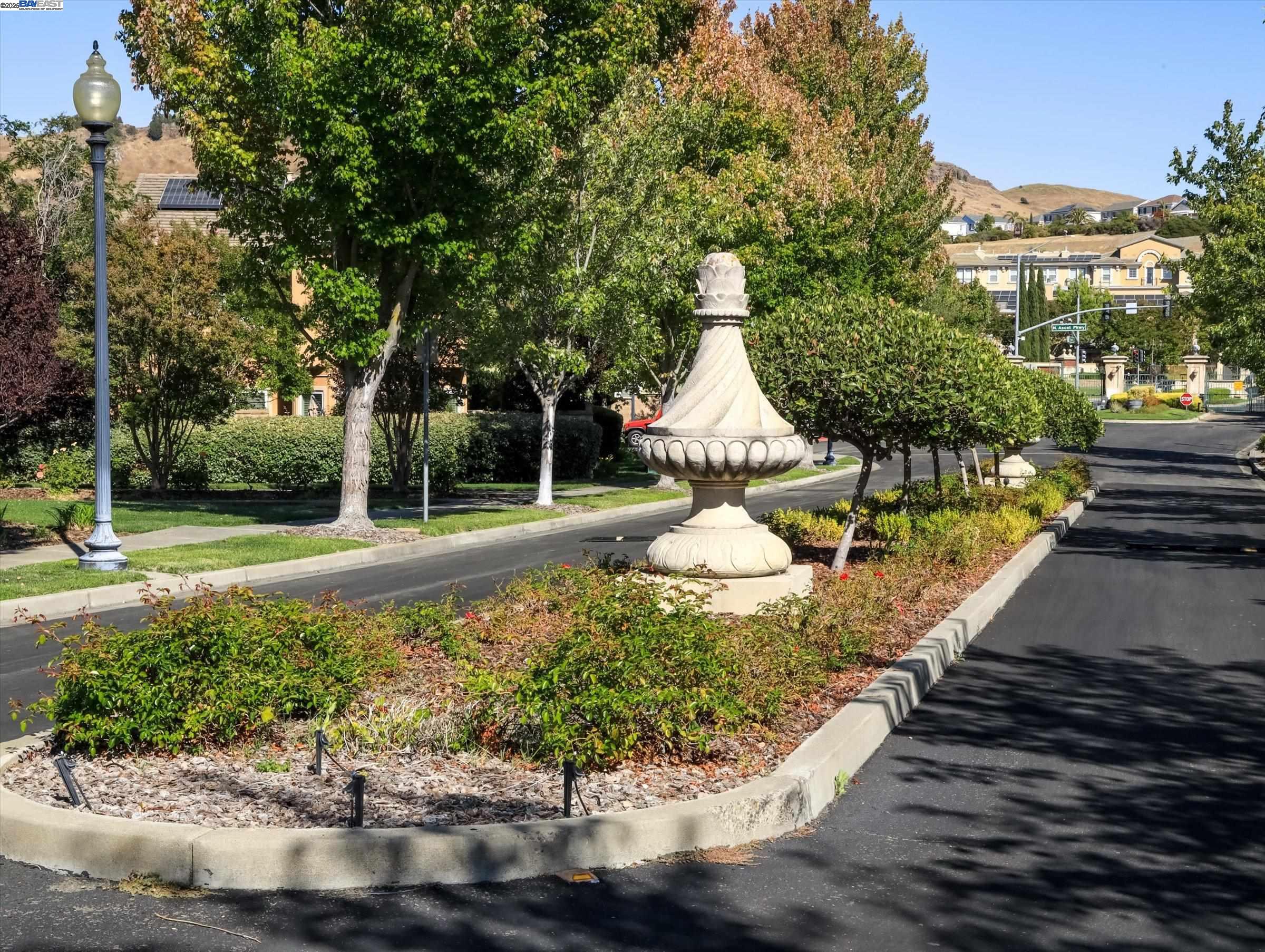 Vallejo, California, 94591, United States, 5 Bedrooms Bedrooms, ,5 BathroomsBathrooms,Residential,For Sale,2002289