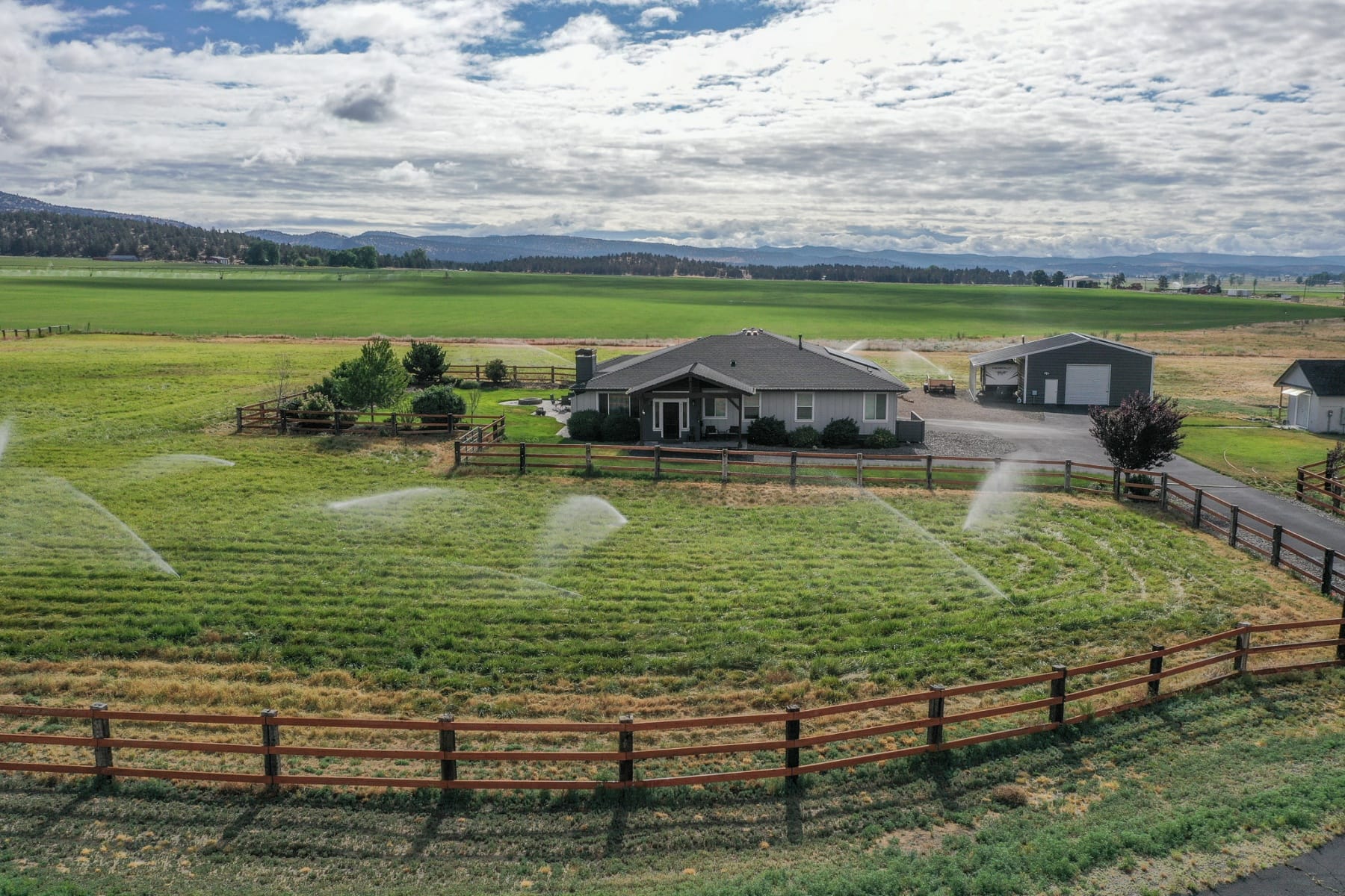  8933 NW Elizabeth Way Prineville, OR 97754 - 物件實景