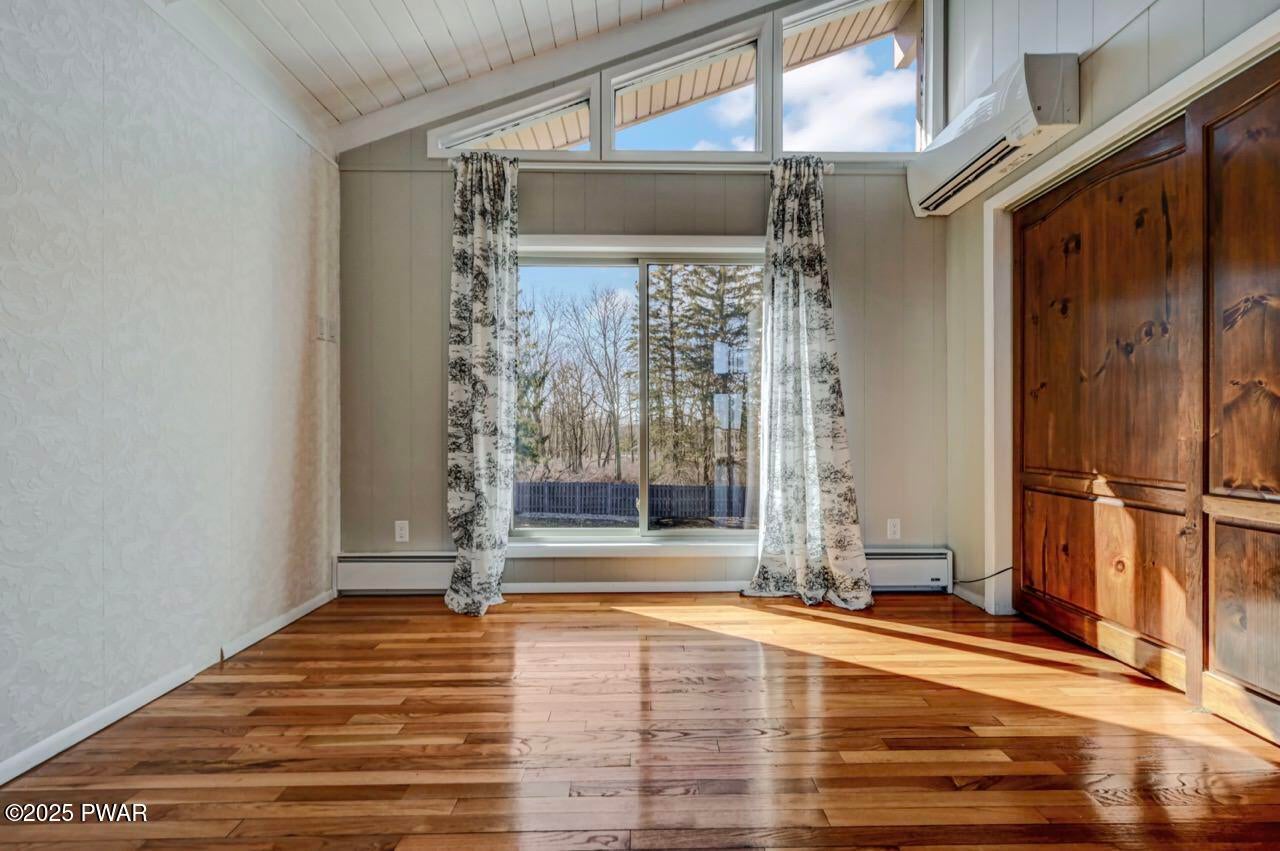 Lords Valley, Pennsylvania, 18428, United States, 4 Bedrooms Bedrooms, ,2 BathroomsBathrooms,Residential,For Sale,2005448