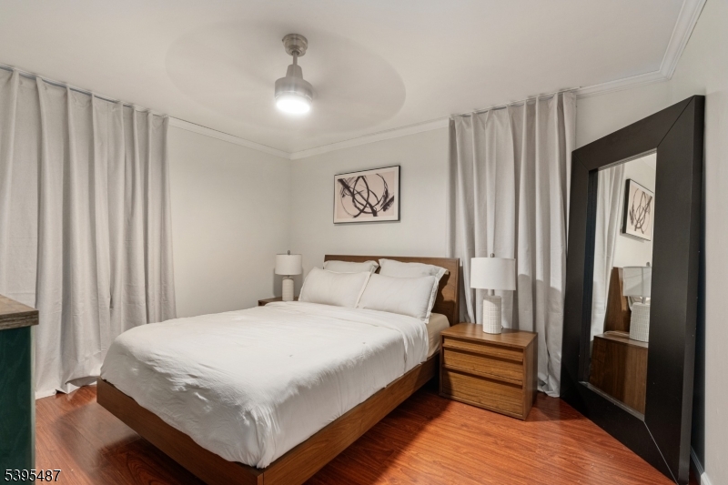 Wayne Twp., New Jersey, 07470, United States, 5 Bedrooms Bedrooms, ,2 BathroomsBathrooms,Residential,For Sale,1988198