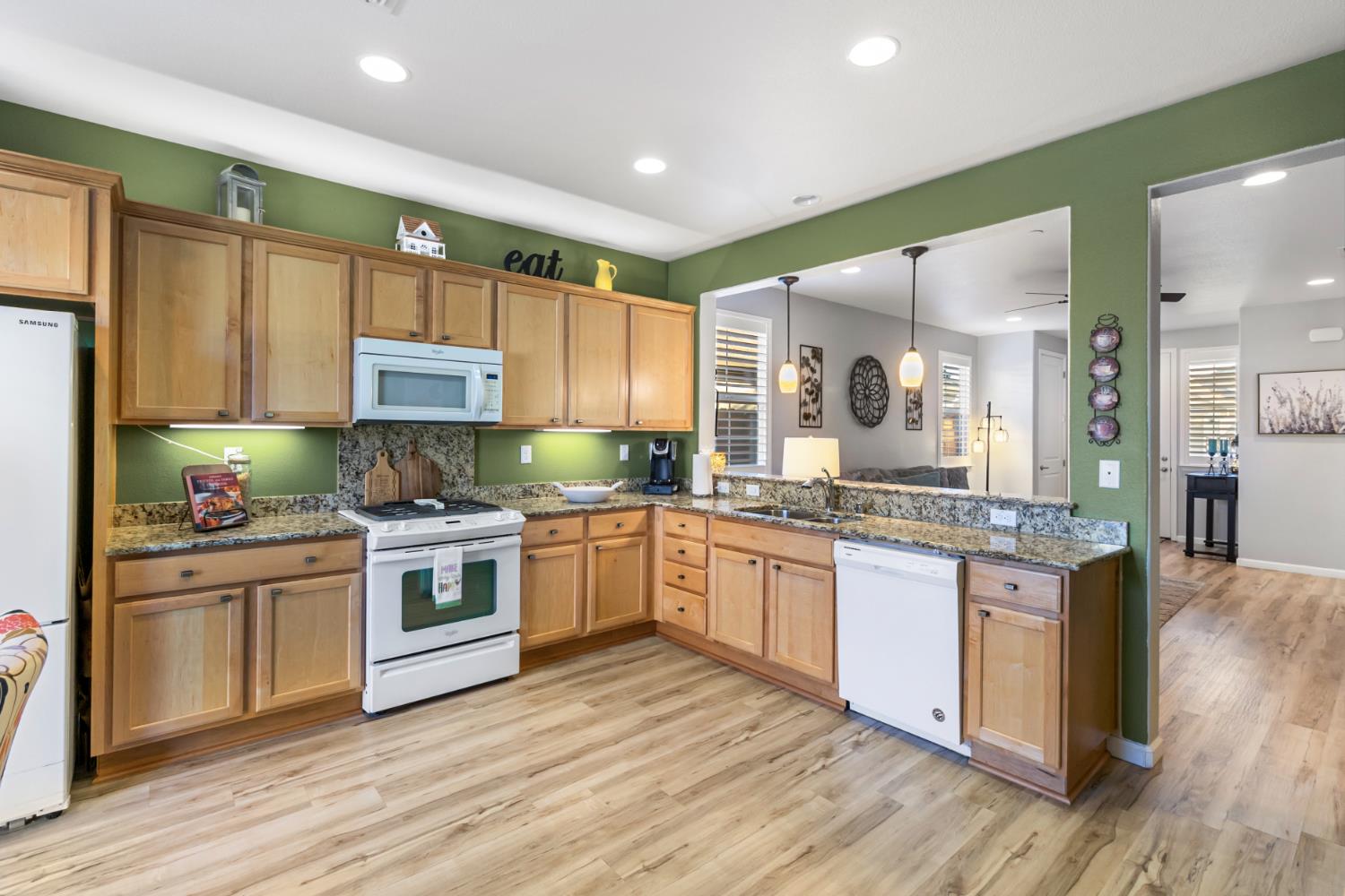 Elk Grove, California, 95757, United States, 2 Bedrooms Bedrooms, ,2 BathroomsBathrooms,Residential,For Sale,1989569