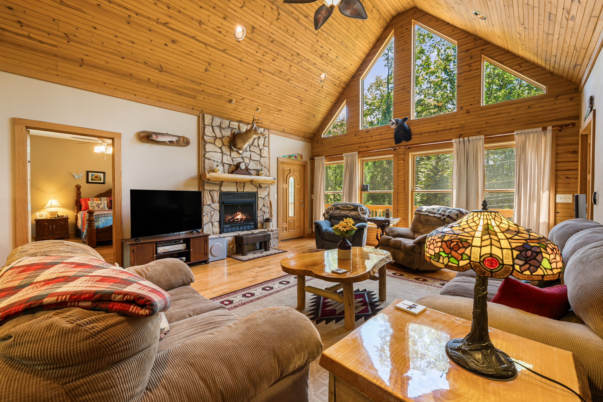 Burnsville, North Carolina, 28714, United States, 2 Bedrooms Bedrooms, ,Residential,For Sale,1931797