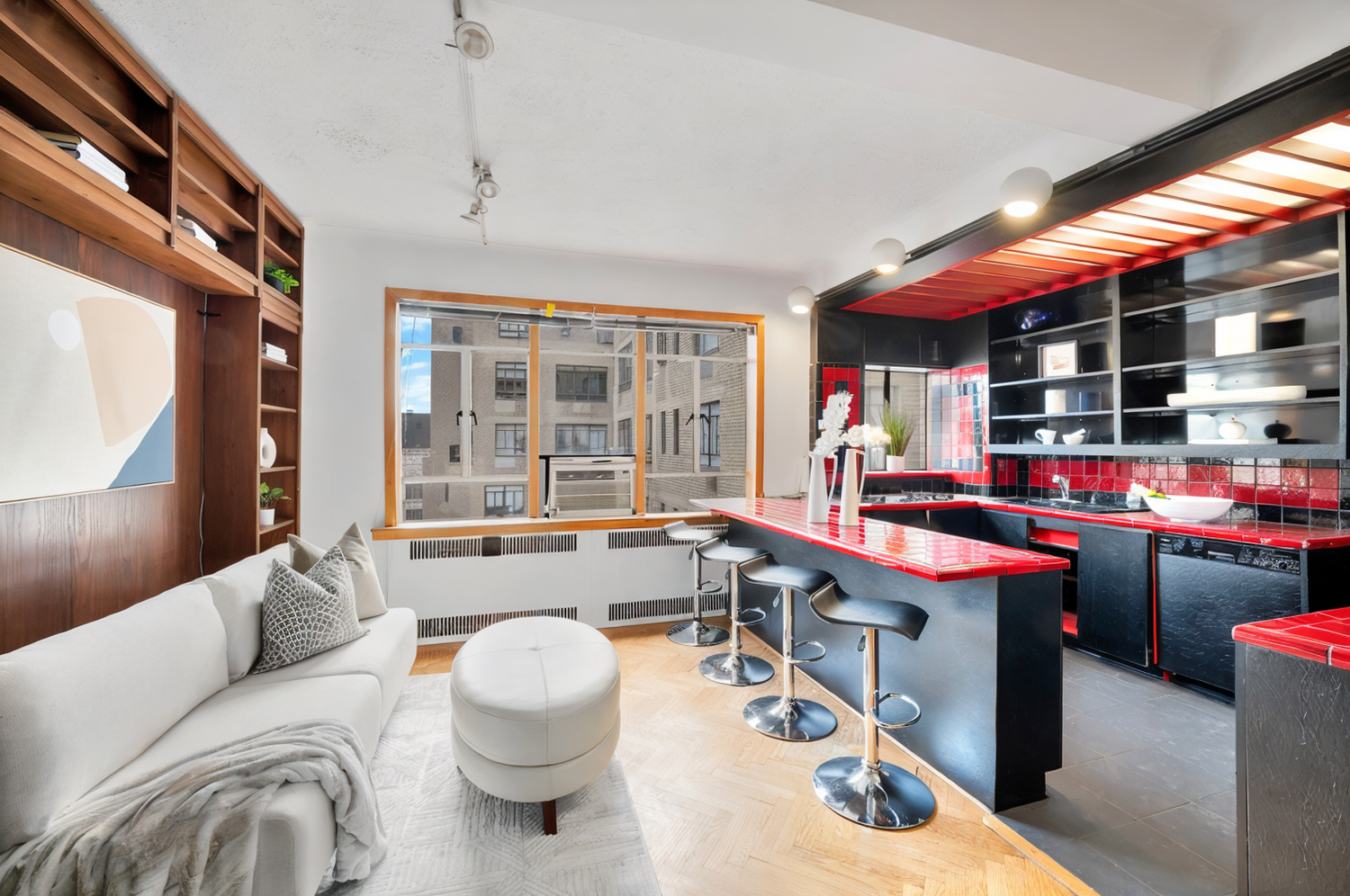 New York City, New York, 10024, United States, 4 Bedrooms Bedrooms, ,3 BathroomsBathrooms,Residential,For Sale,1760875