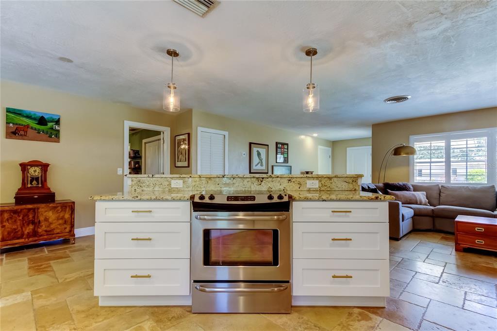 St Petersburg, Florida, 33703, United States, 3 Bedrooms Bedrooms, ,2 BathroomsBathrooms,Residential,For Sale,1821049