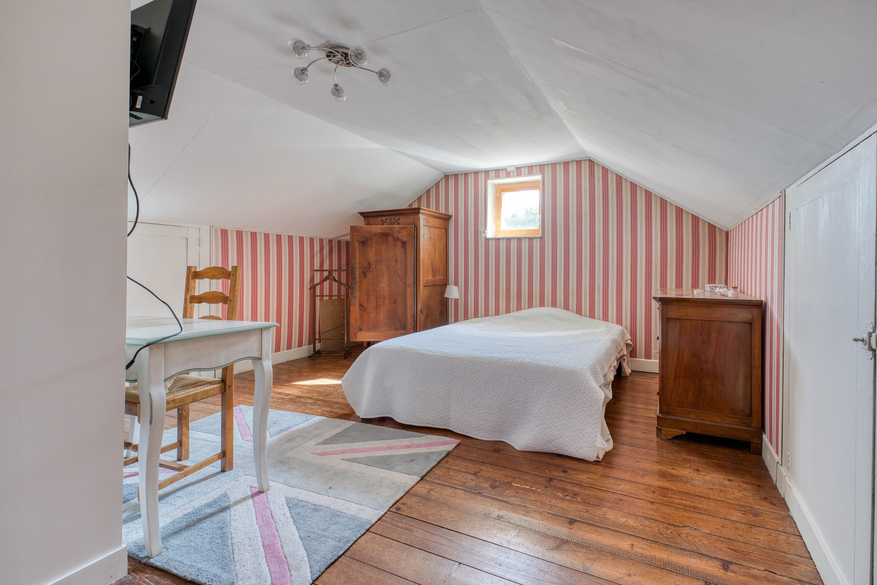  Character house on its wooded park, five minutes by bike from the La Rochelle m… - 物件實景