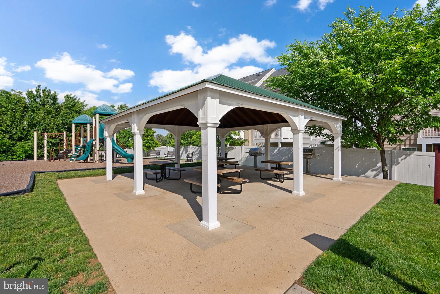 Elkridge, Maryland, 21075, United States, 4 Bedrooms Bedrooms, ,4 BathroomsBathrooms,Residential,For Sale,1940277