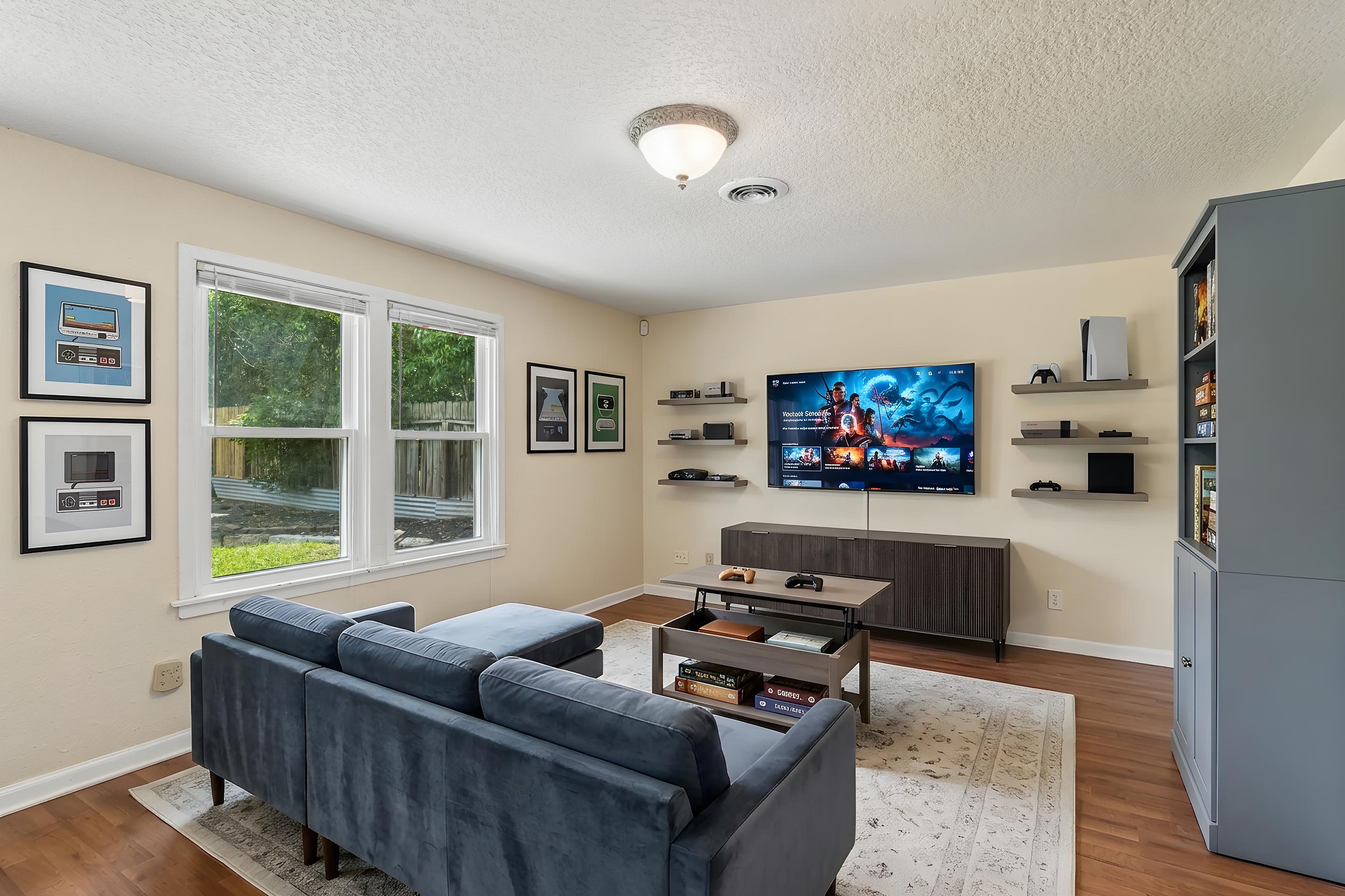  Beautifully Updated Home with Spacious Backyard - 物件實景