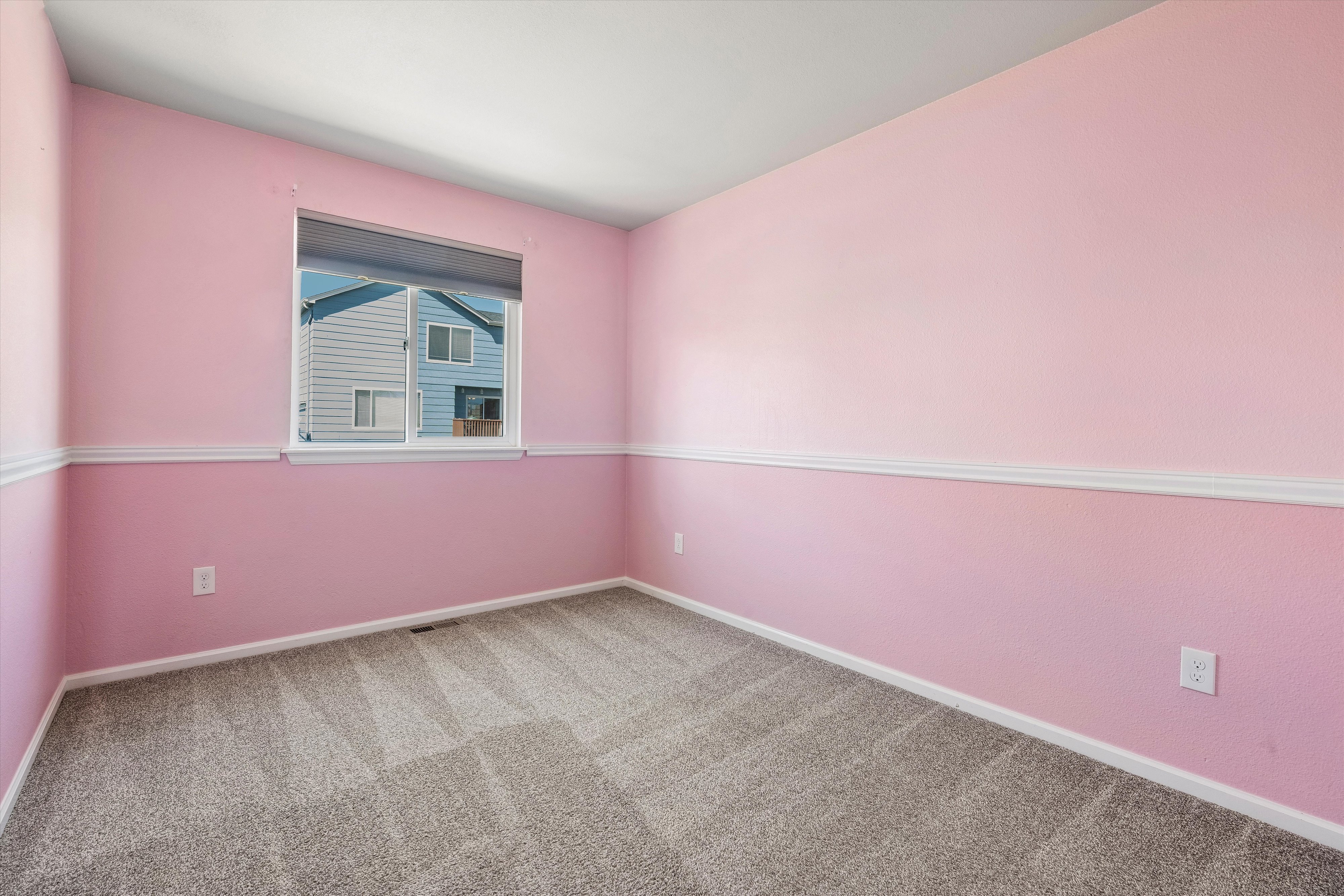  Discover effortless elegance in this stylishly updated home - 物件實景