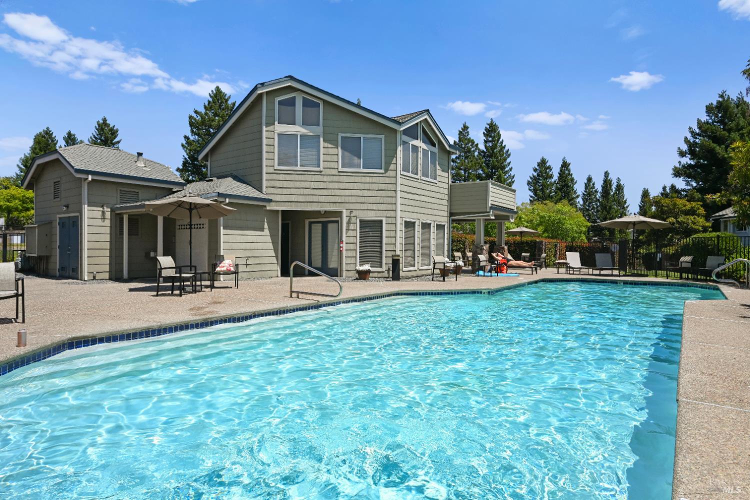 Santa Rosa, California, 95403, United States, 2 Bedrooms Bedrooms, ,3 BathroomsBathrooms,Residential,For Sale,1903513