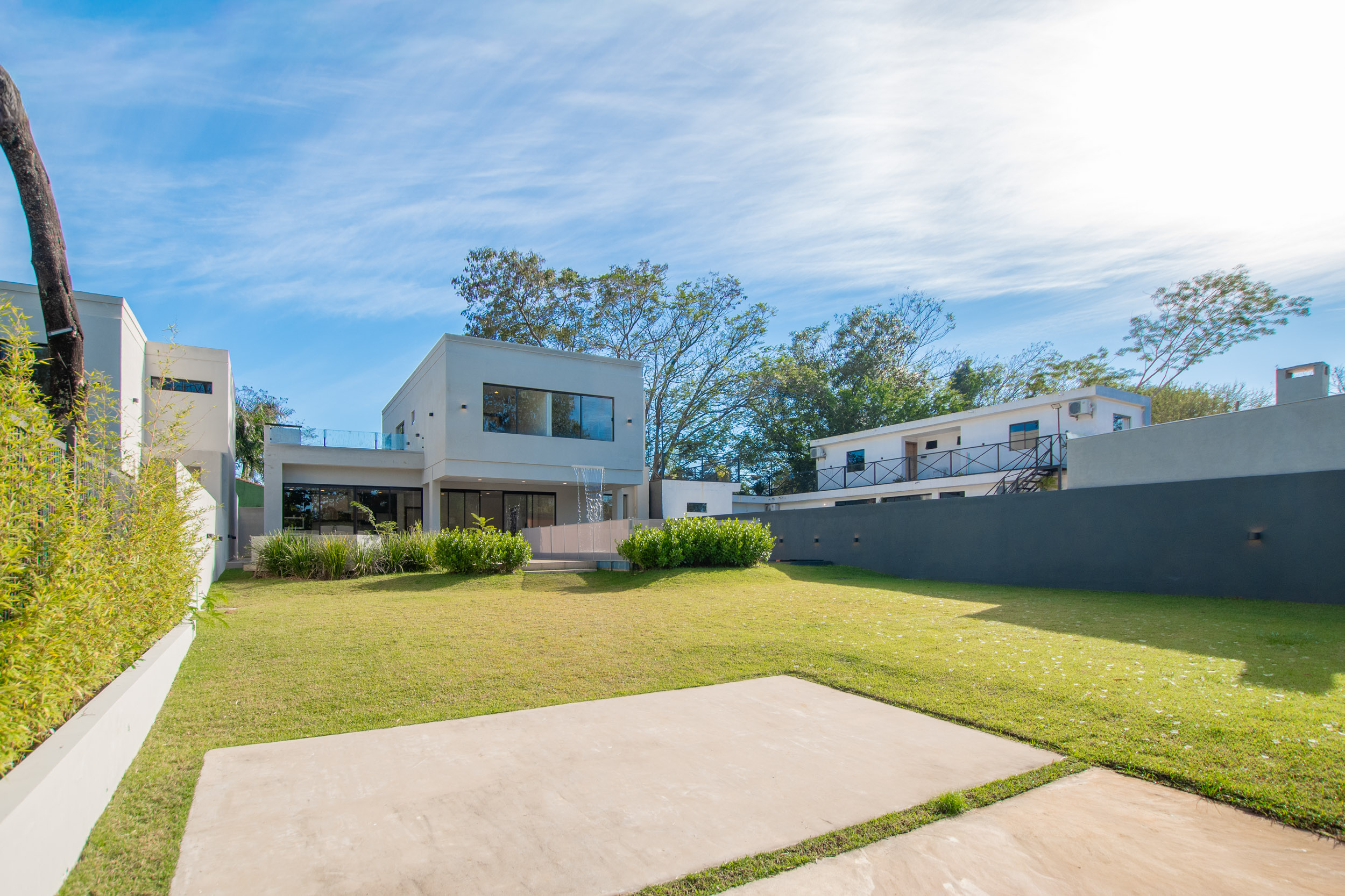  Elegant Brand-New Residence in San Bernardino - 物件實景