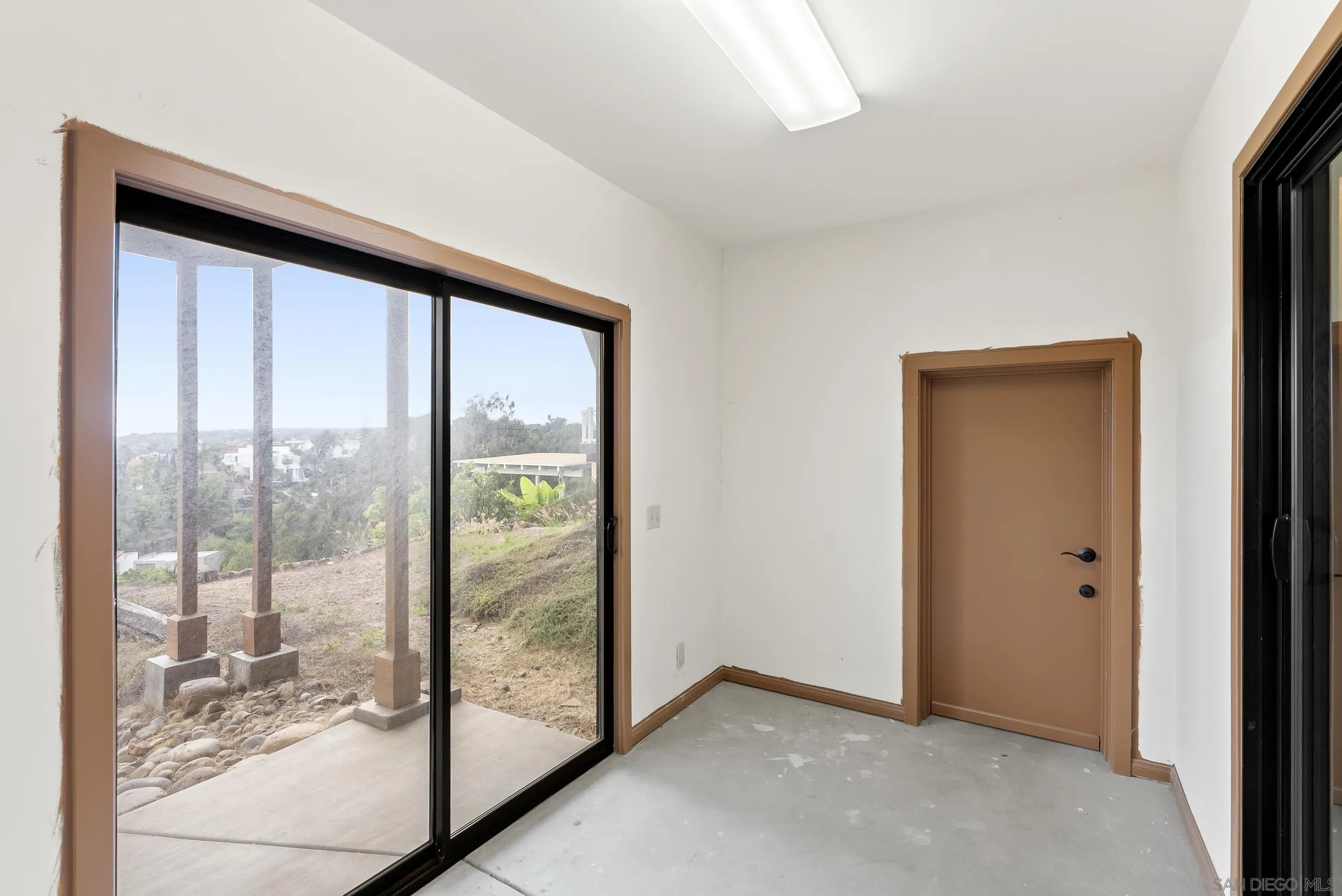 San Diego, California, 92117, United States, 3 Bedrooms Bedrooms, ,3 BathroomsBathrooms,Residential,For Sale,1966862