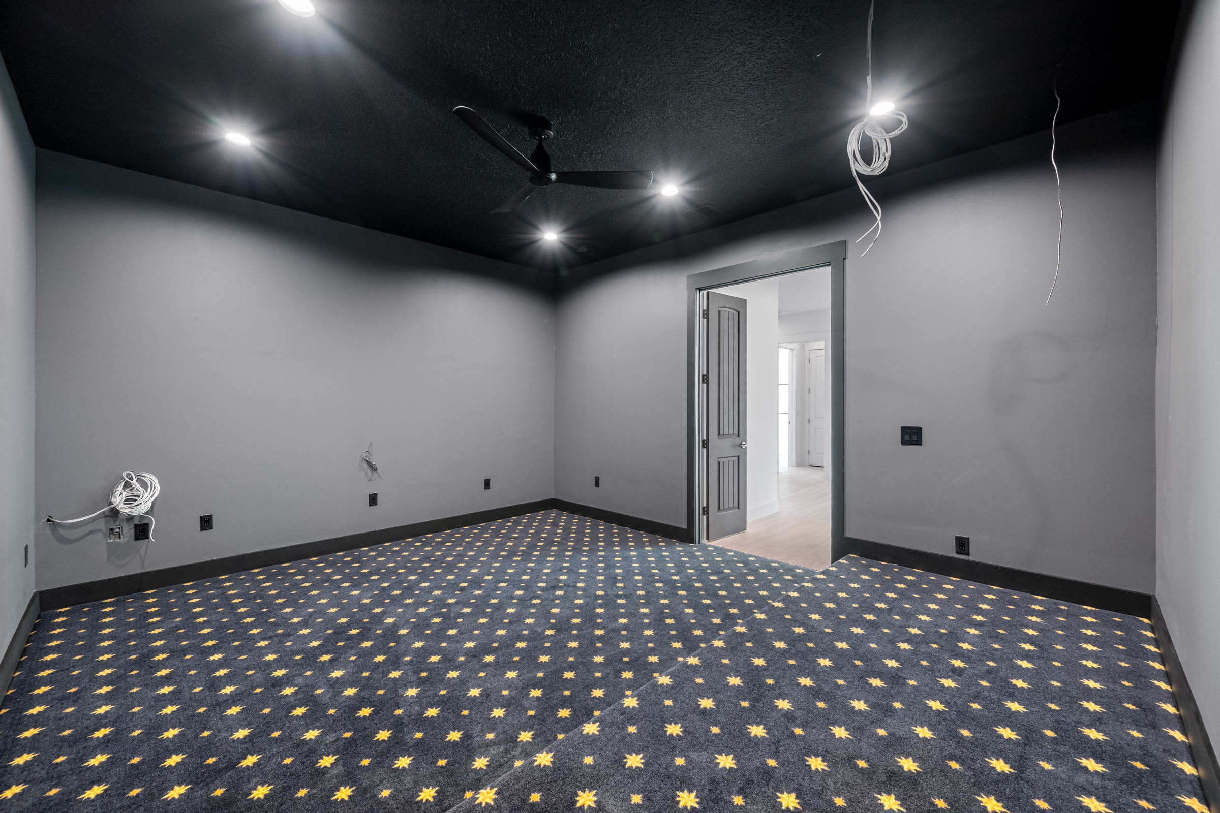 Madeira Beach, Florida, 33708, United States, 6 Bedrooms Bedrooms, ,6 BathroomsBathrooms,Residential,For Sale,1988521