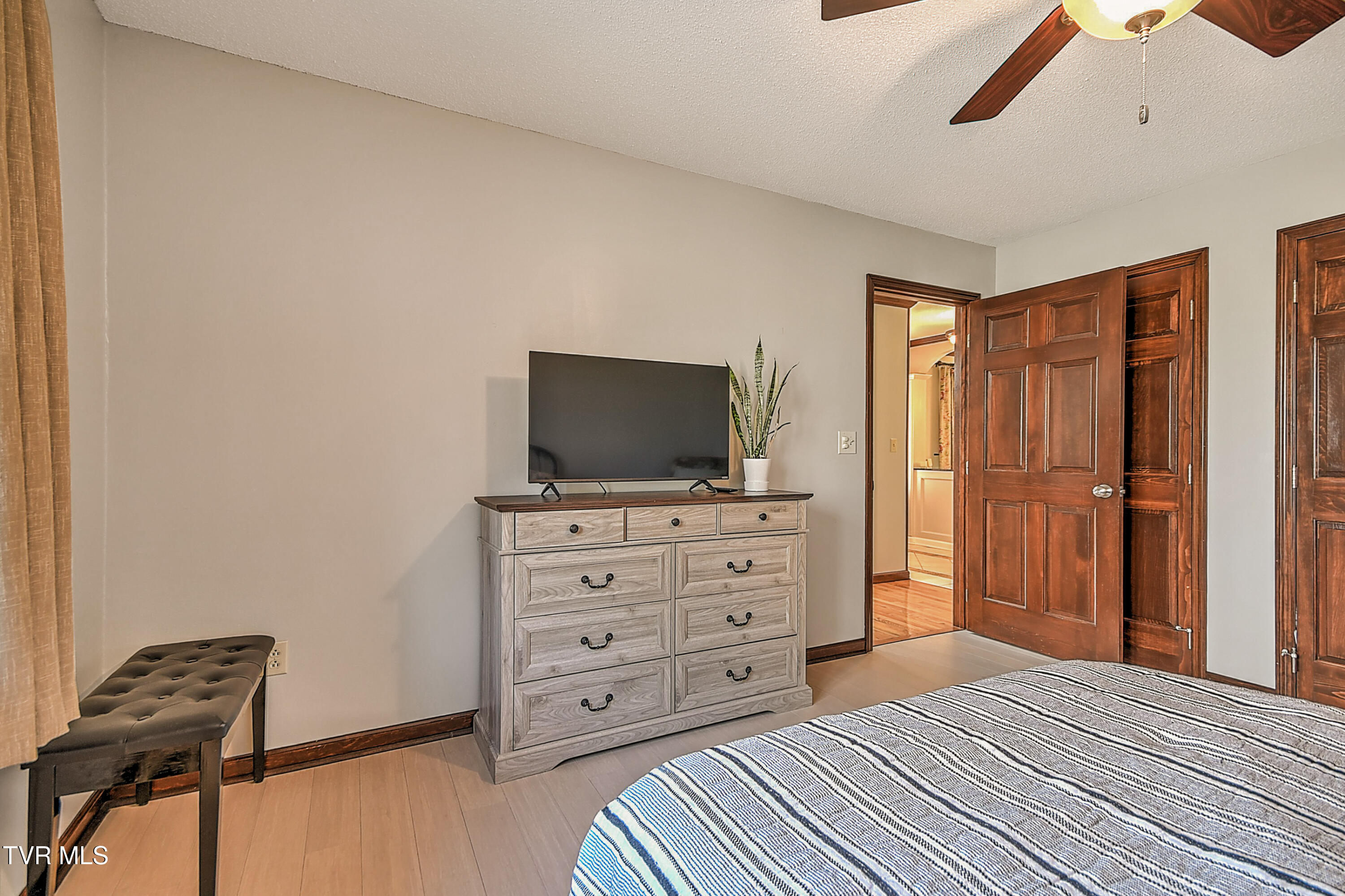 Jonesborough, Tennessee, 37659, United States, 6 Bedrooms Bedrooms, ,6 BathroomsBathrooms,Residential,For Sale,2011777