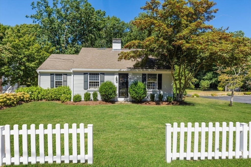 Duxbury, Massachusetts, 02332, United States, 3 Bedrooms Bedrooms, ,1 BathroomBathrooms,Residential,For Sale,1940191