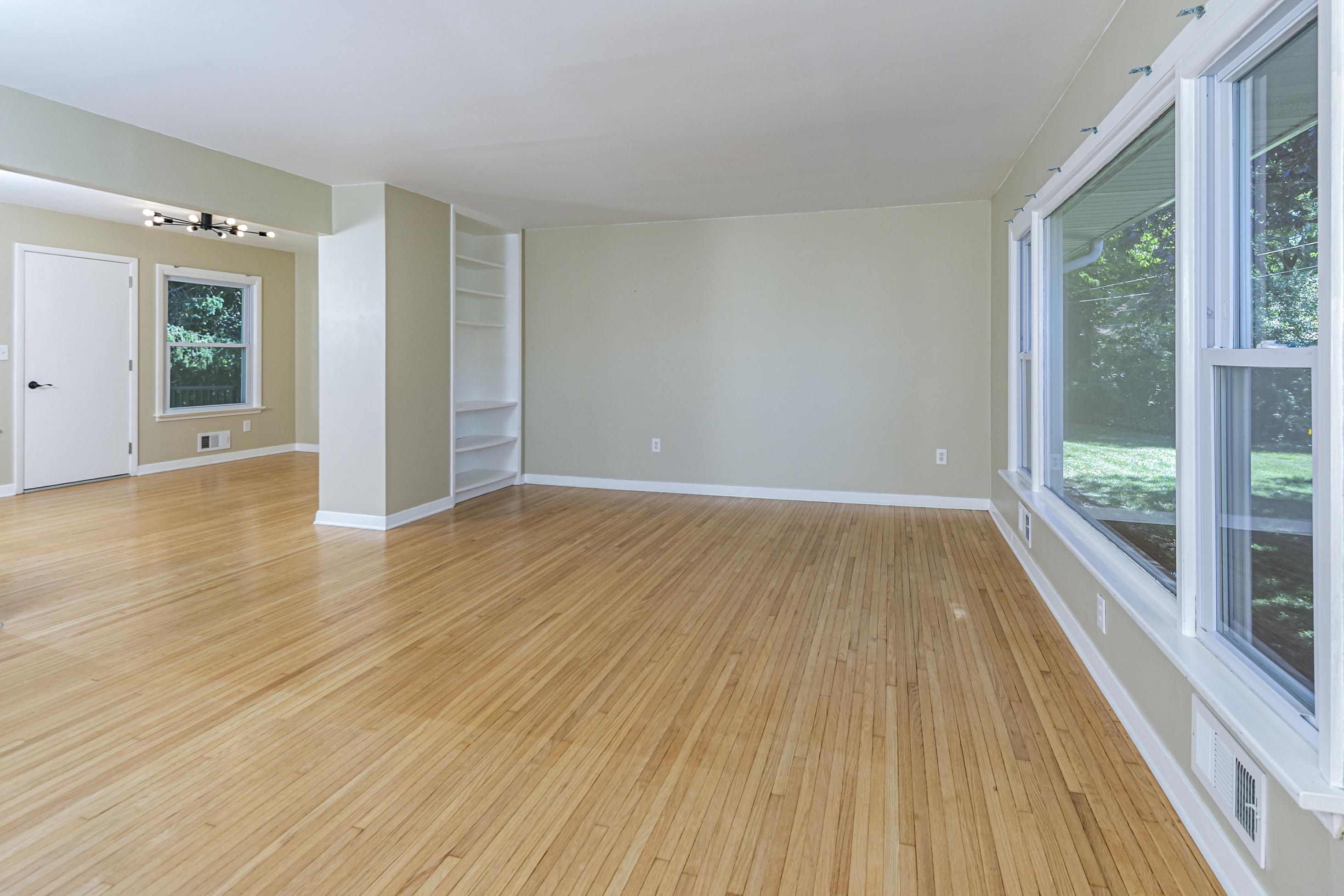  Move-In Ready Ranch in a Terrific Location - 物件實景