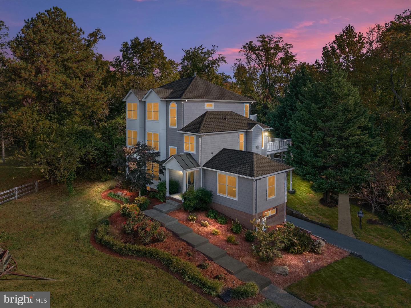 Pasadena, Maryland, 21122, United States, 6 Bedrooms Bedrooms, ,6 BathroomsBathrooms,Residential,For Sale,1994815