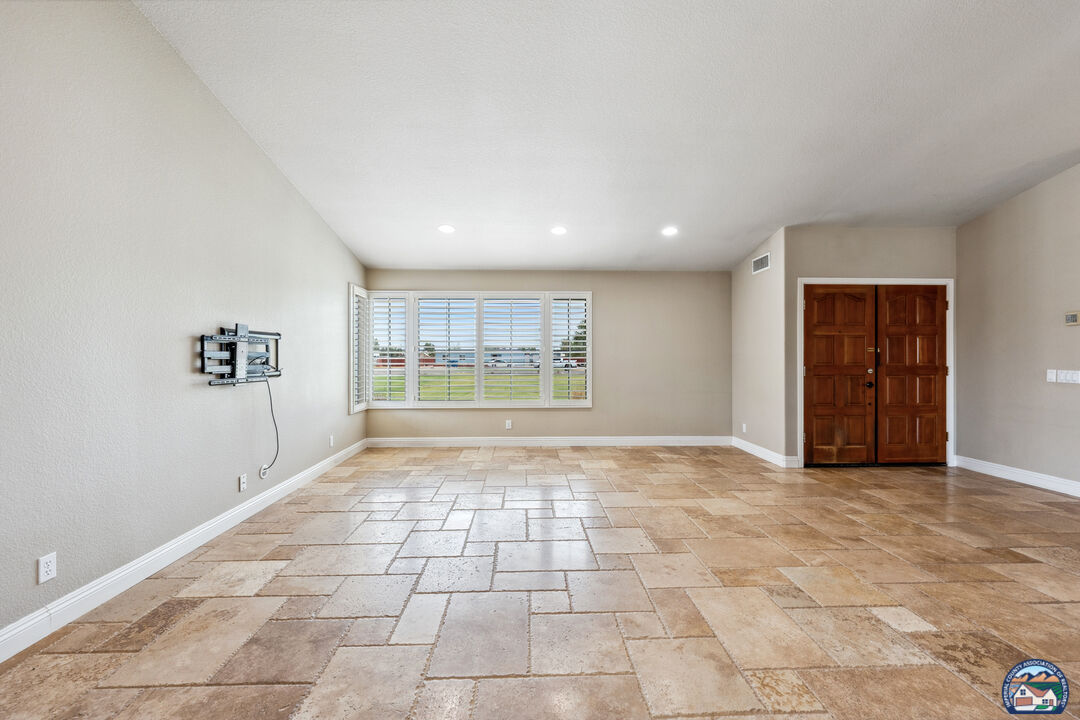 El Centro, California, 92243, United States, 4 Bedrooms Bedrooms, ,3 BathroomsBathrooms,Residential,For Sale,1838686