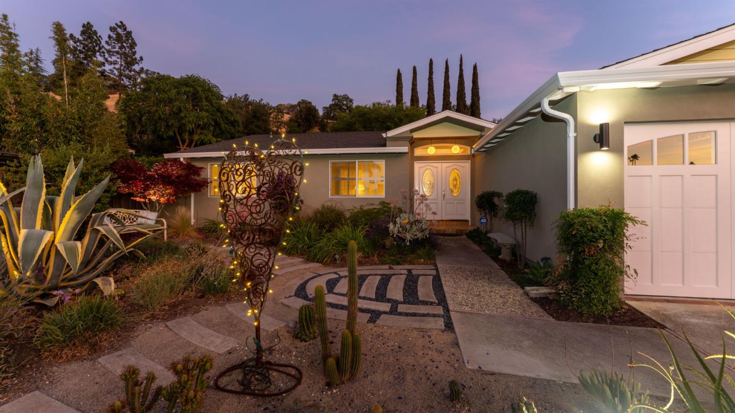 San Jose - Blossom Valley, California, 95123, United States, 3 Bedrooms Bedrooms, ,2 BathroomsBathrooms,Residential,For Sale,1742904