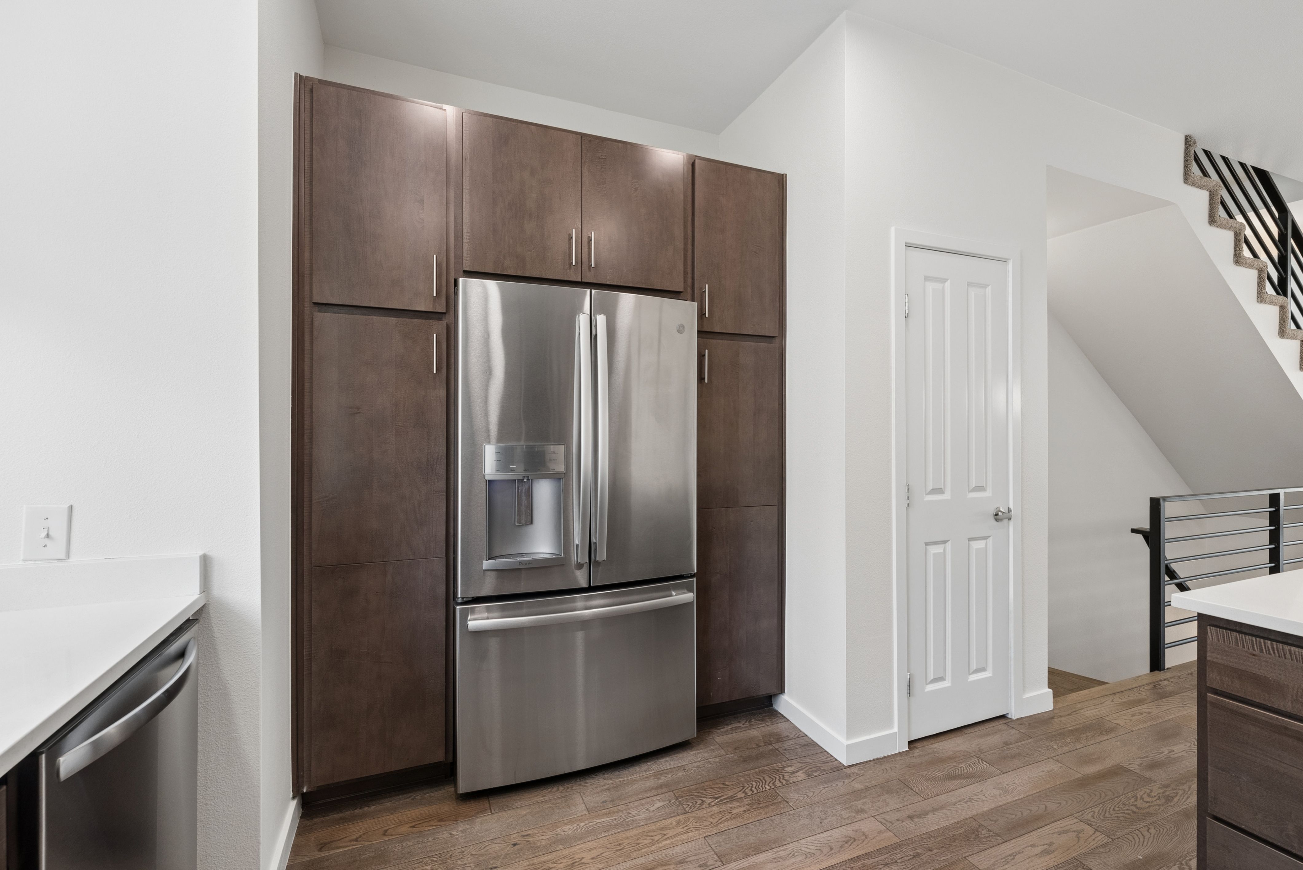  End-Unit Brownstone in North Capitol Hill - 物件實景