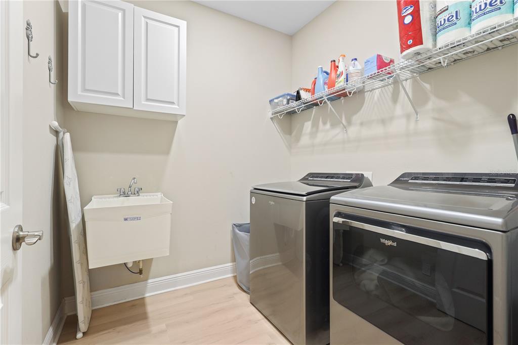 Venice, Florida, 34293, United States, 4 Bedrooms Bedrooms, ,3 BathroomsBathrooms,Residential,For Sale,2003156