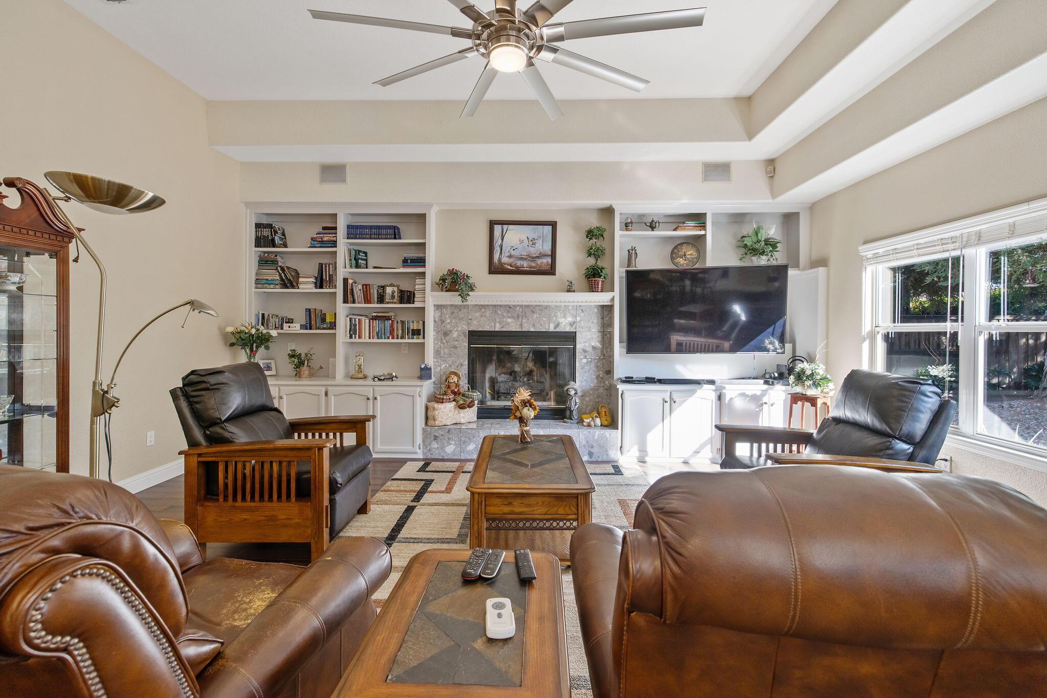 Visalia, California, 93292, United States, 4 Bedrooms Bedrooms, ,3 BathroomsBathrooms,Residential,For Sale,1977045