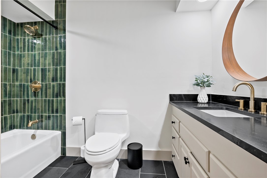 College Station, Texas, 77845, United States, 4 Bedrooms Bedrooms, ,5 BathroomsBathrooms,Residential,For Sale,1932091