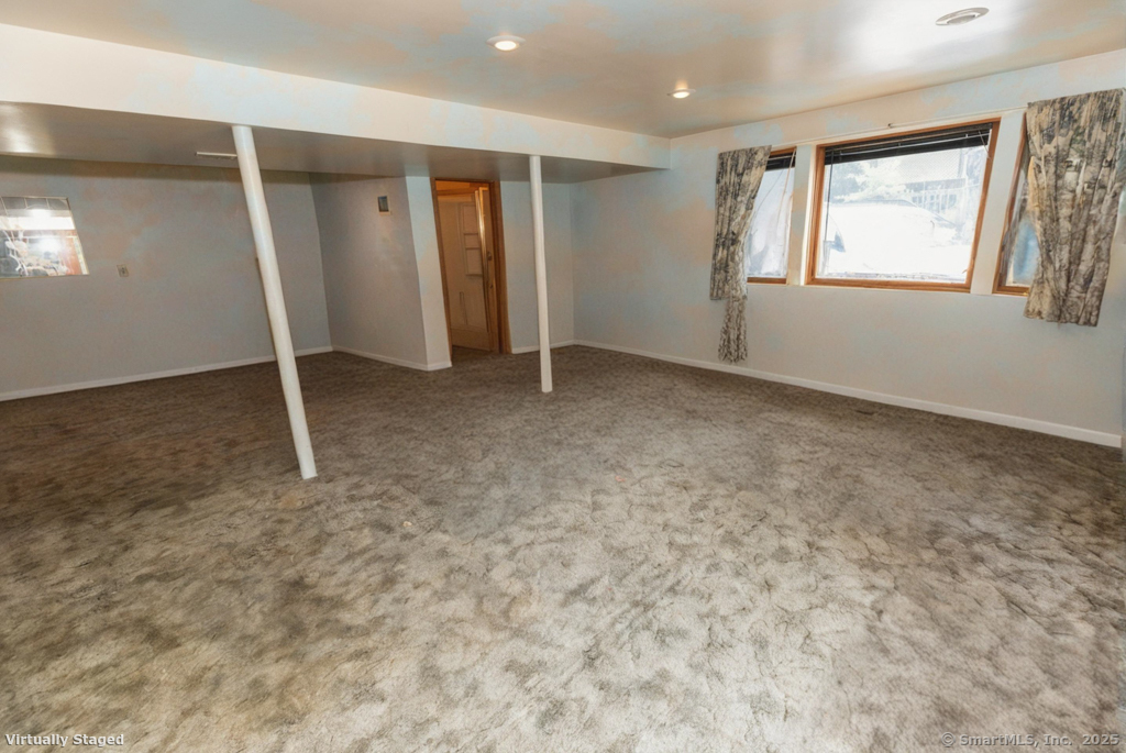 Montville, Connecticut, 06382, United States, 5 Bedrooms Bedrooms, ,3 BathroomsBathrooms,Residential,For Sale,1895951
