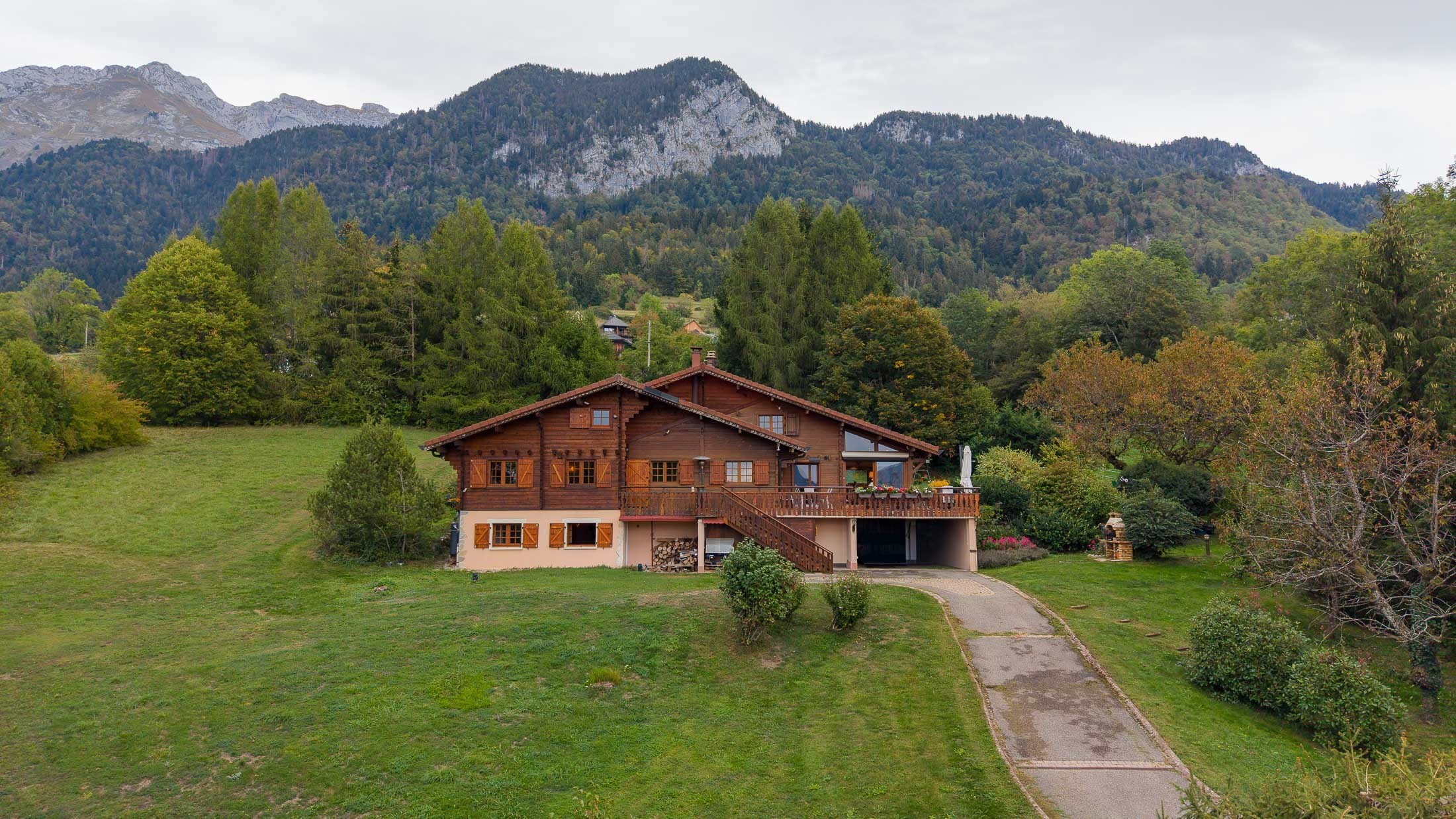  ELEGANT CHALET ON THE HEIGHTS OF TALLOIRES-MONTMIN - 物件實景