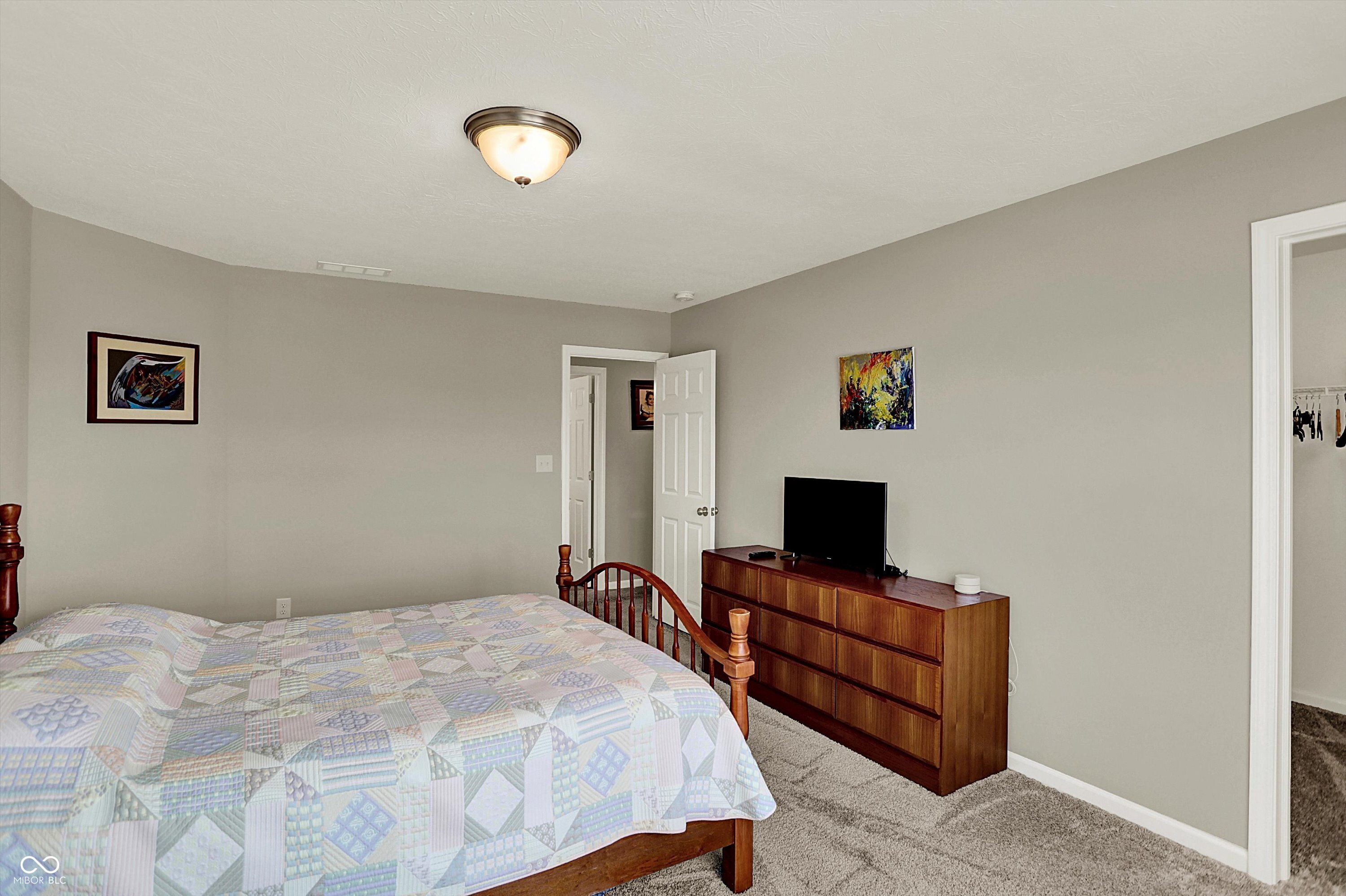 Noblesville, Indiana, 46060, United States, 5 Bedrooms Bedrooms, ,3 BathroomsBathrooms,Residential,For Sale,1974054