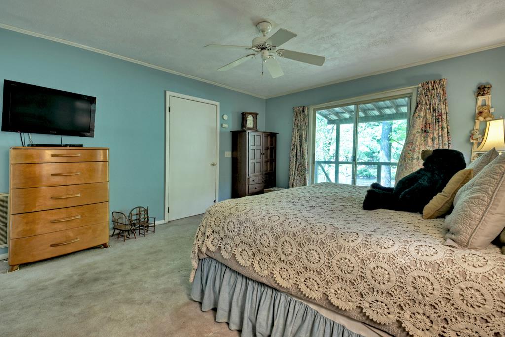 Blue Ridge, Georgia, 30513, United States, 4 Bedrooms Bedrooms, ,4 BathroomsBathrooms,Residential,For Sale,1859104