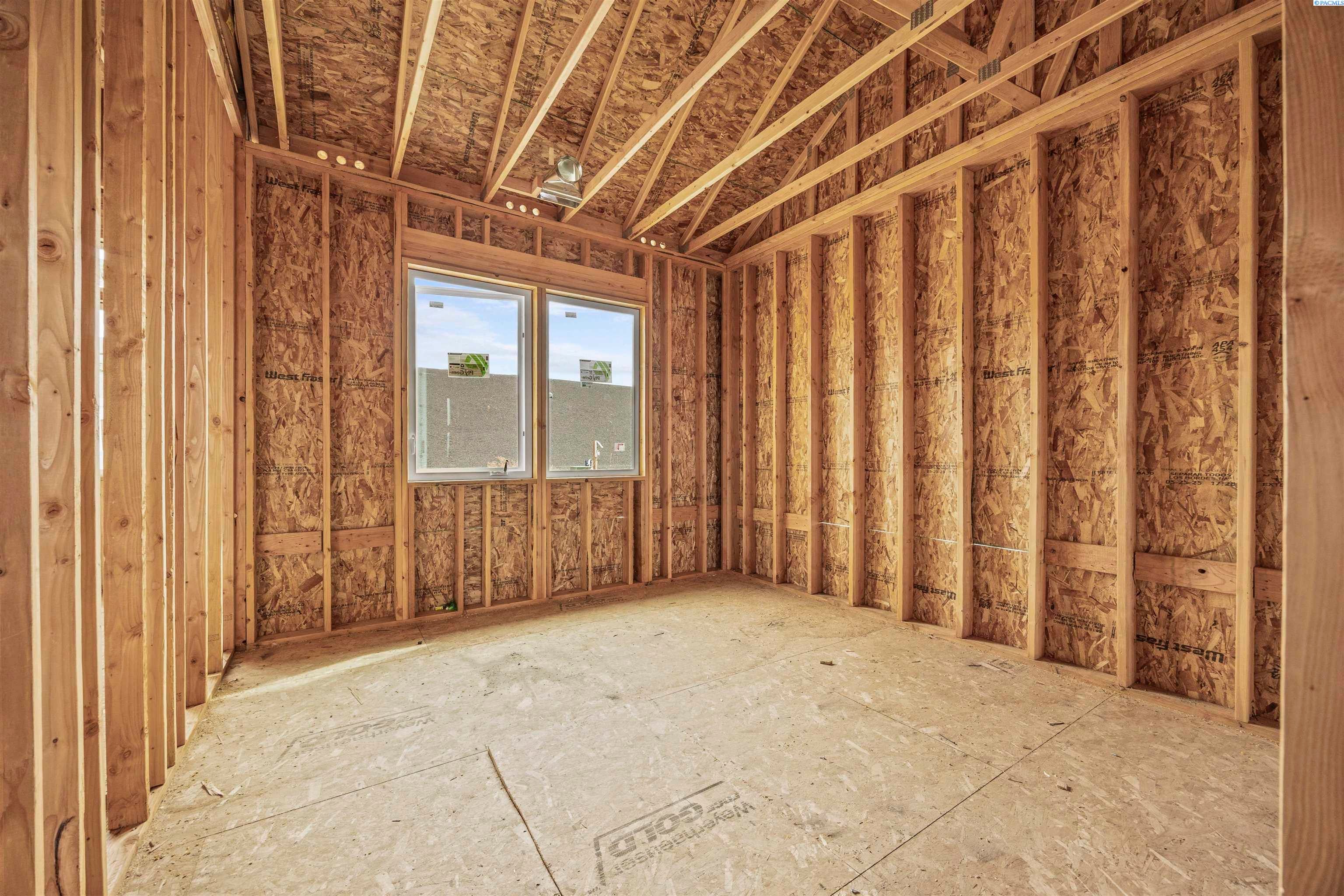 Pasco, Washington, 99301, United States, 4 Bedrooms Bedrooms, ,2 BathroomsBathrooms,Residential,For Sale,1978072