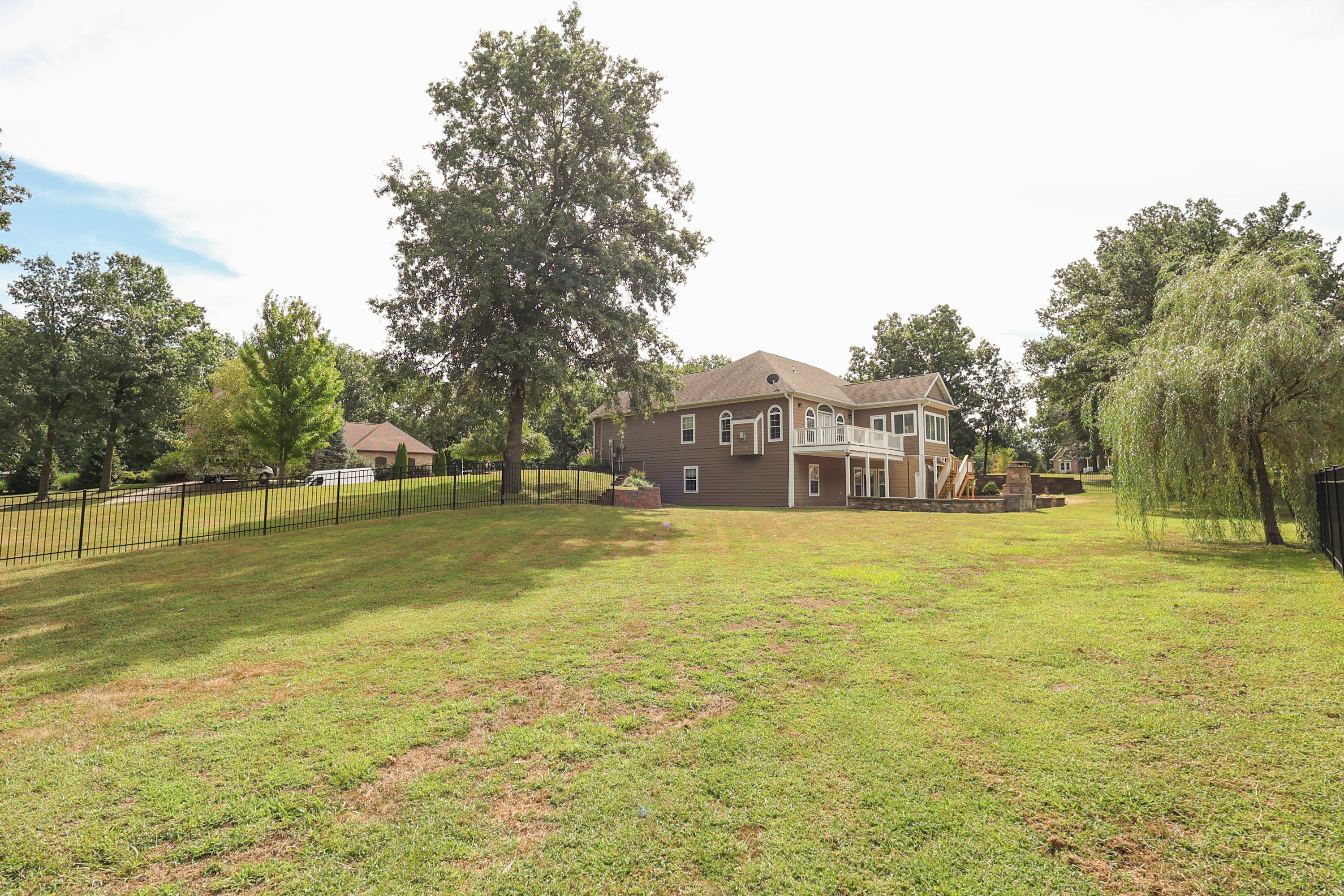 Moberly, Missouri, 65270, United States, 5 Bedrooms Bedrooms, ,Residential,For Sale,1928101