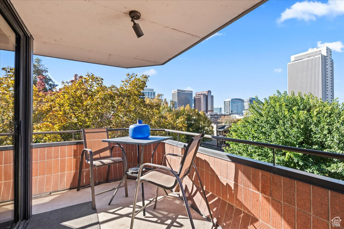 Salt Lake City, Utah, 84103, United States, 2 Bedrooms Bedrooms, ,1 BathroomBathrooms,Residential,For Sale,1988217