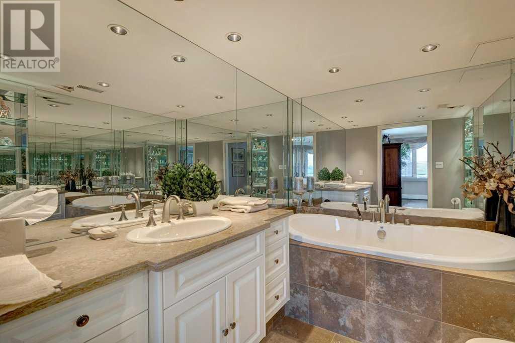 CALGARY, Alberta, T2P 3R8, CA, 2 Bedrooms Bedrooms, ,2 BathroomsBathrooms,Residential,For Sale,1908655