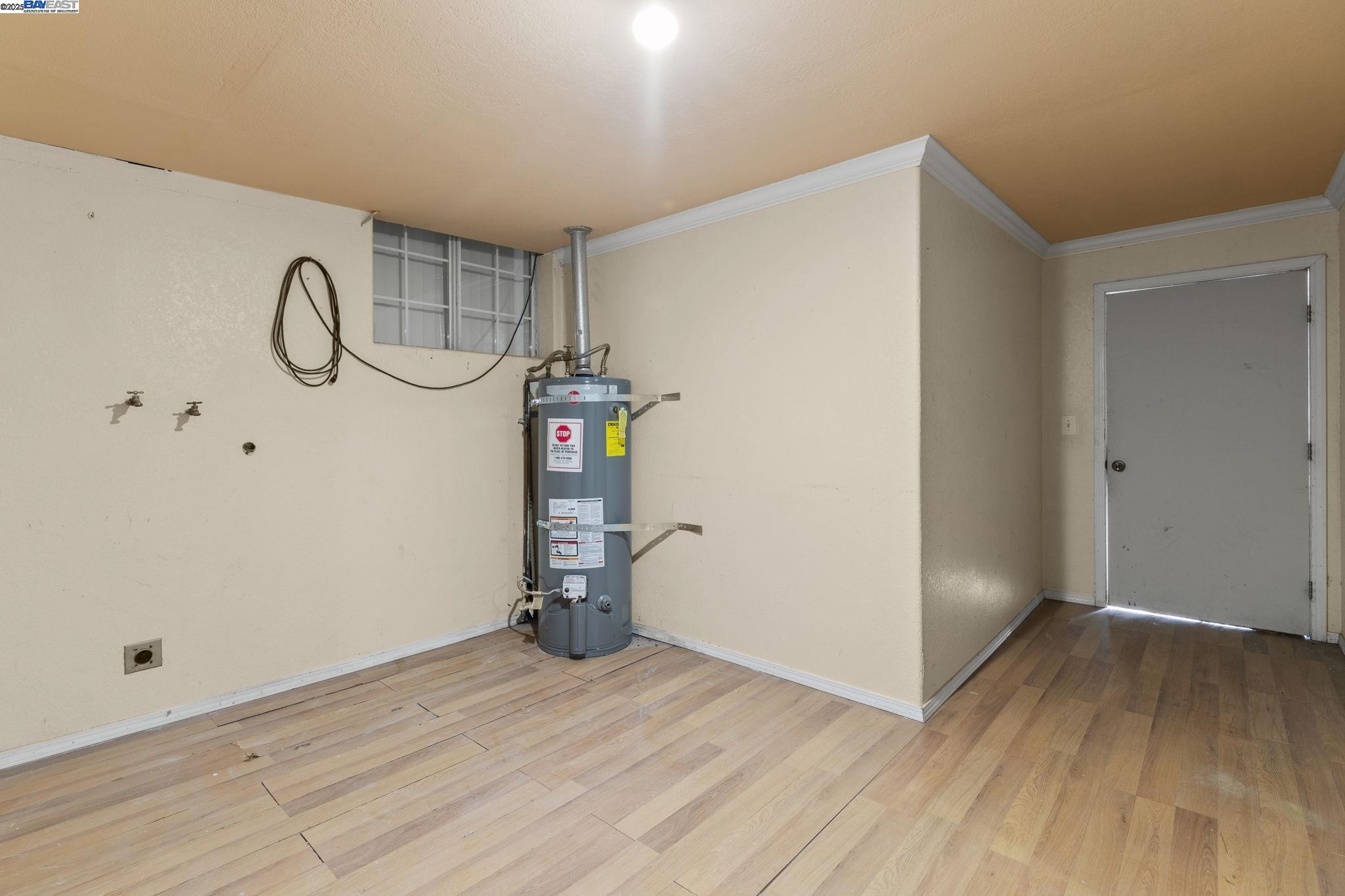 Redwood City, California, 94063, United States, 2 Bedrooms Bedrooms, ,1 BathroomBathrooms,Residential,For Sale,1991020