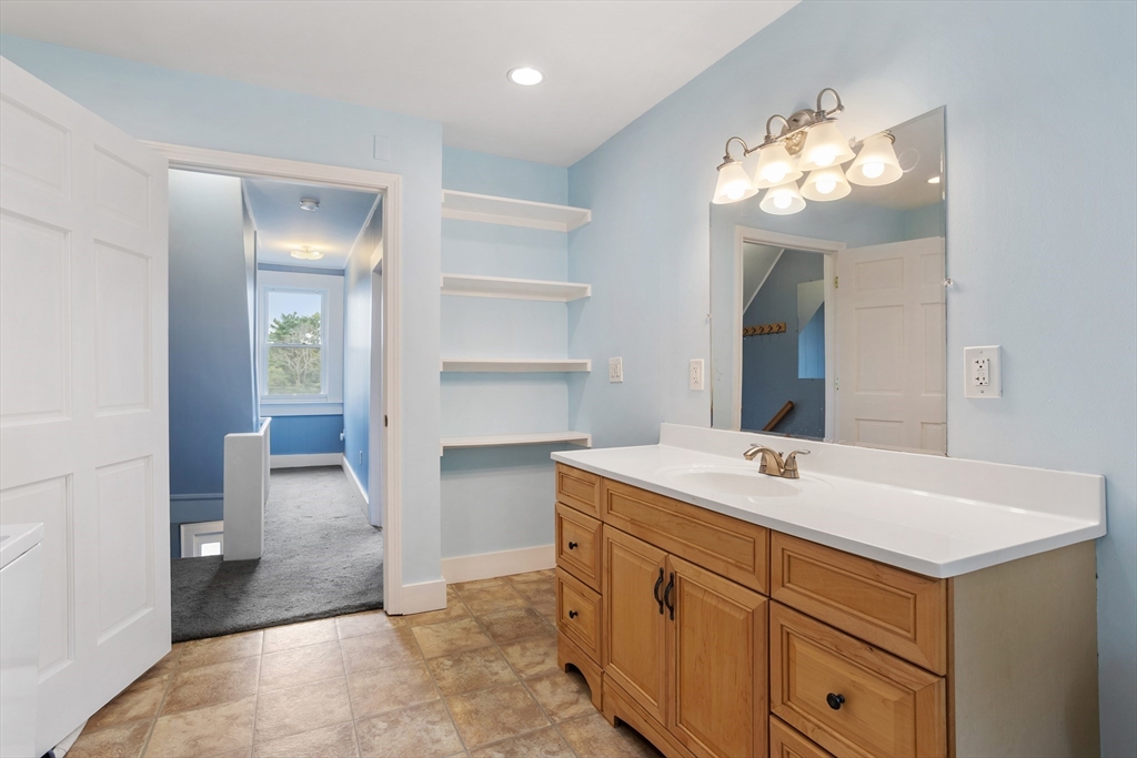 Groton, Massachusetts, 01450, United States, 3 Bedrooms Bedrooms, ,2 BathroomsBathrooms,Residential,For Sale,1983449