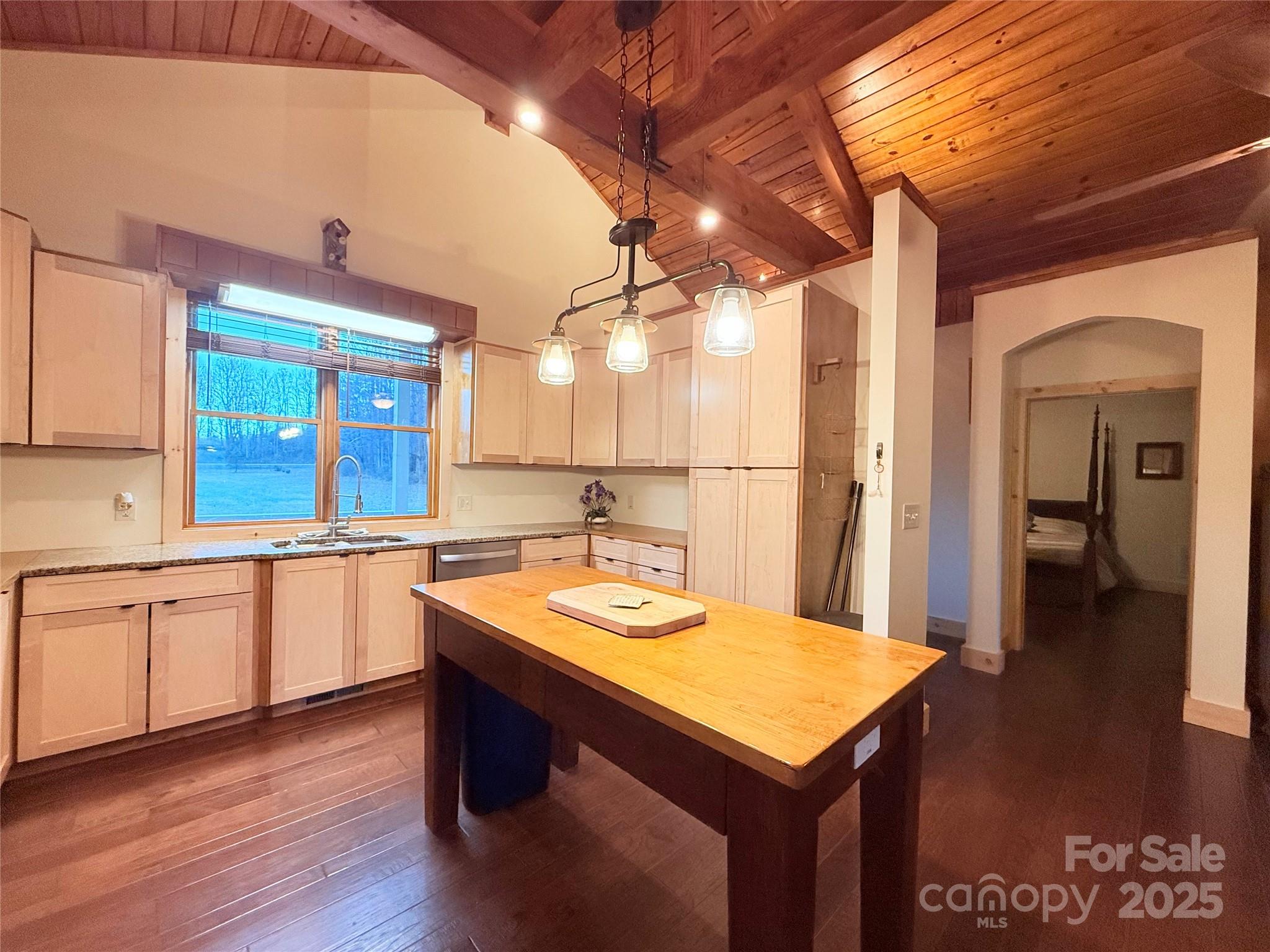 Saluda, North Carolina, 28773, United States, 3 Bedrooms Bedrooms, ,2 BathroomsBathrooms,Residential,For Sale,1978569