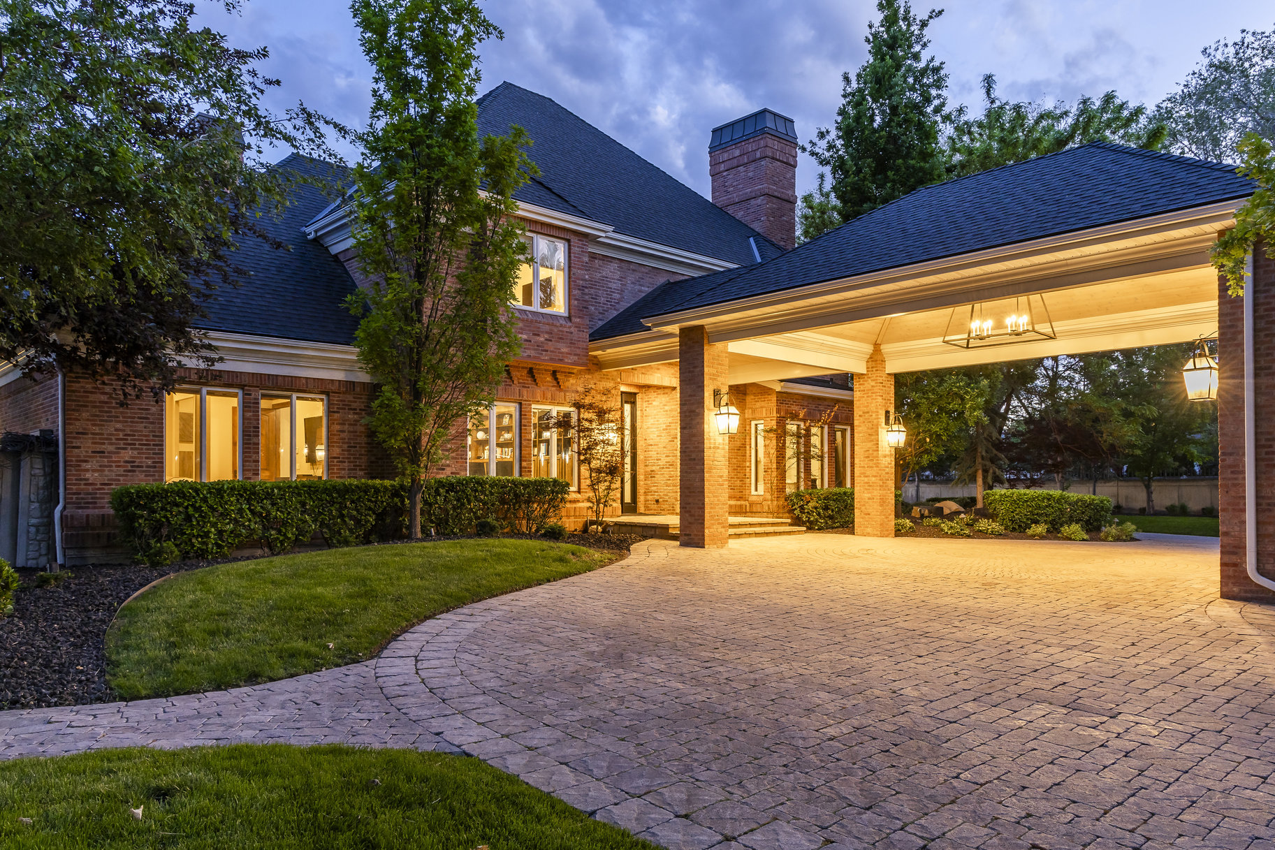  Gated West Jordan 2 Story Estate with 10 Car Garage and Swimming Pool - 物件實景