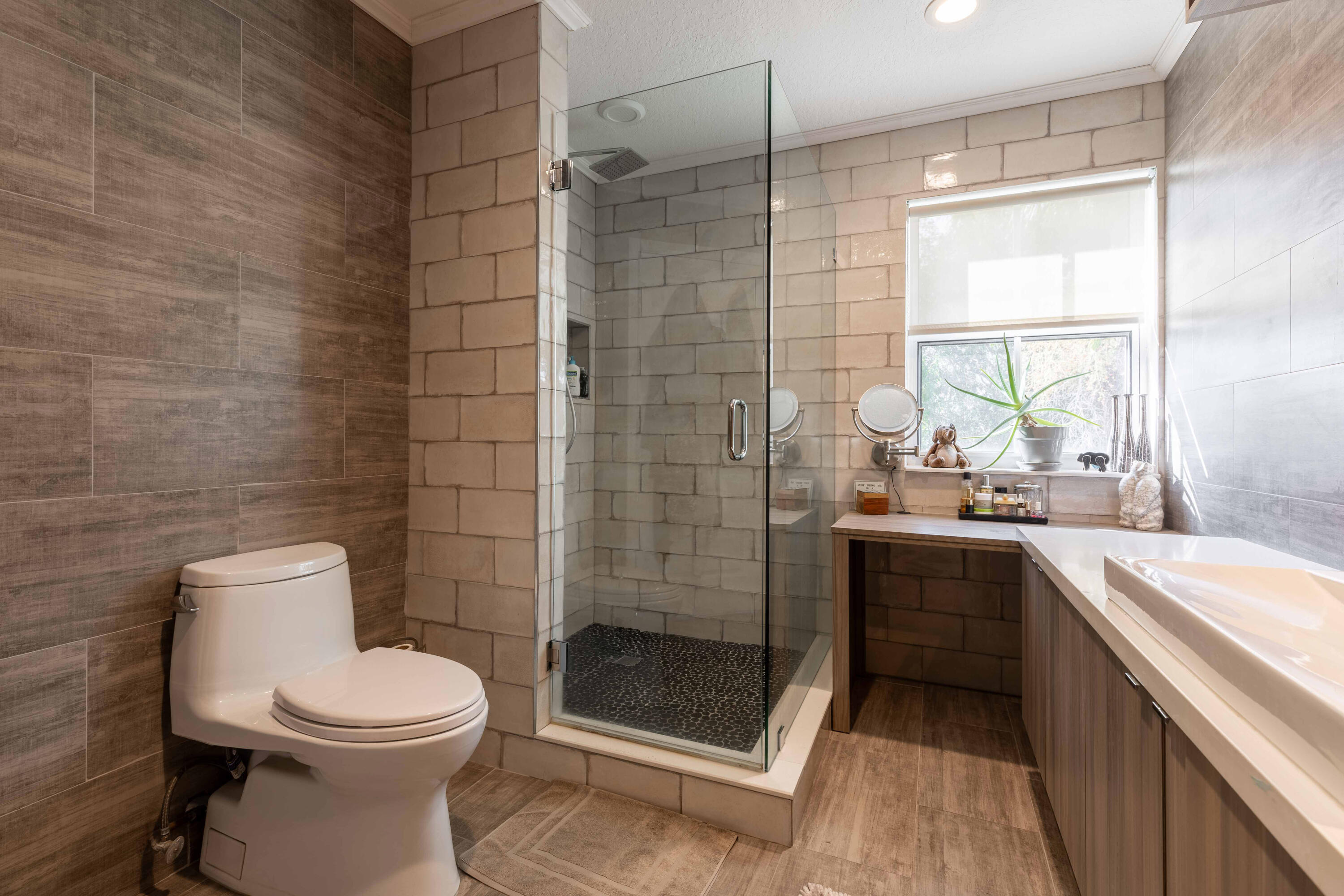 Fort Lauderdale, Florida, 33304, United States, 2 Bedrooms Bedrooms, ,4 BathroomsBathrooms,Residential,For Sale,1891530