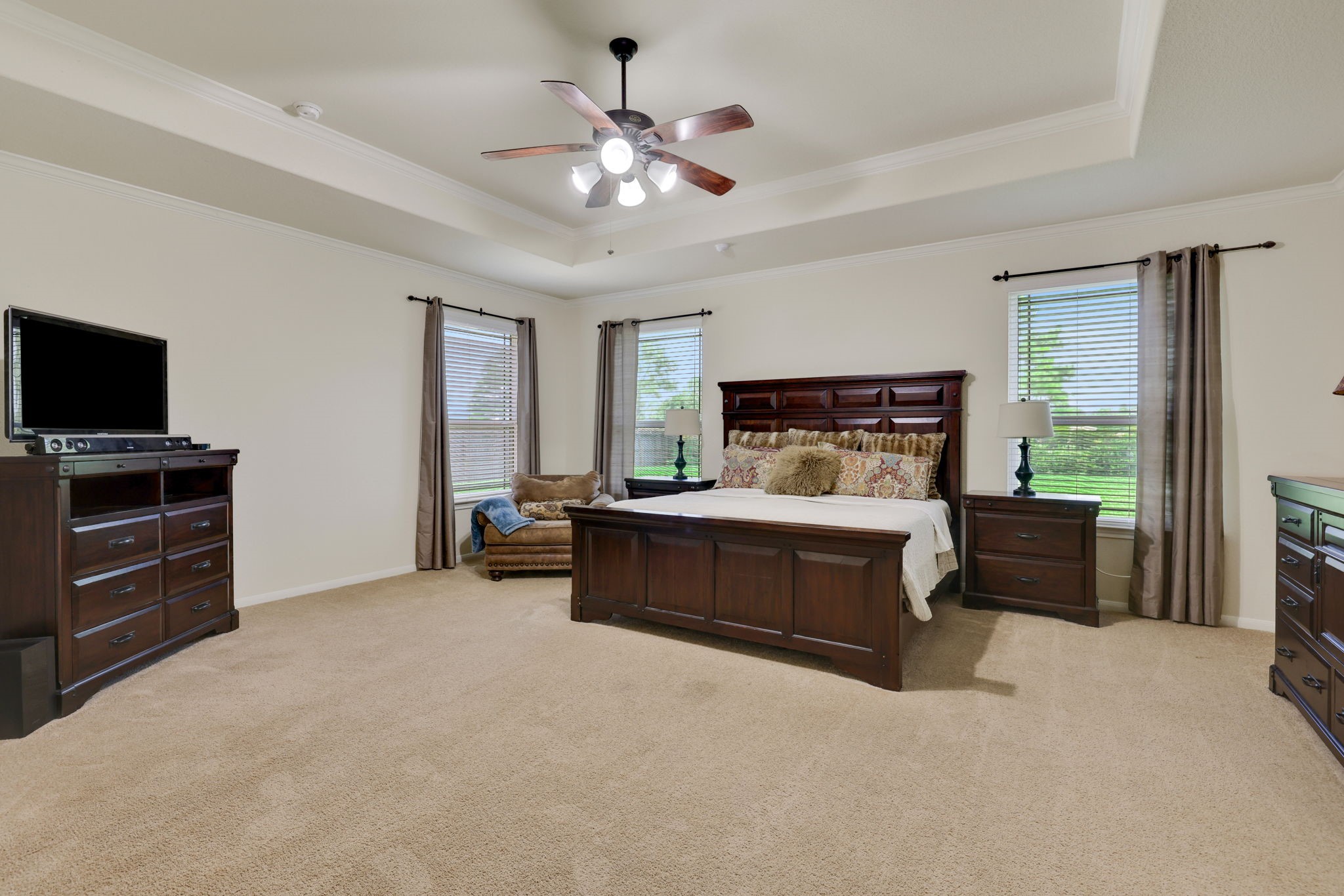 Mont Belvieu, Texas, 77523, United States, 5 Bedrooms Bedrooms, ,4 BathroomsBathrooms,Residential,For Sale,1906104