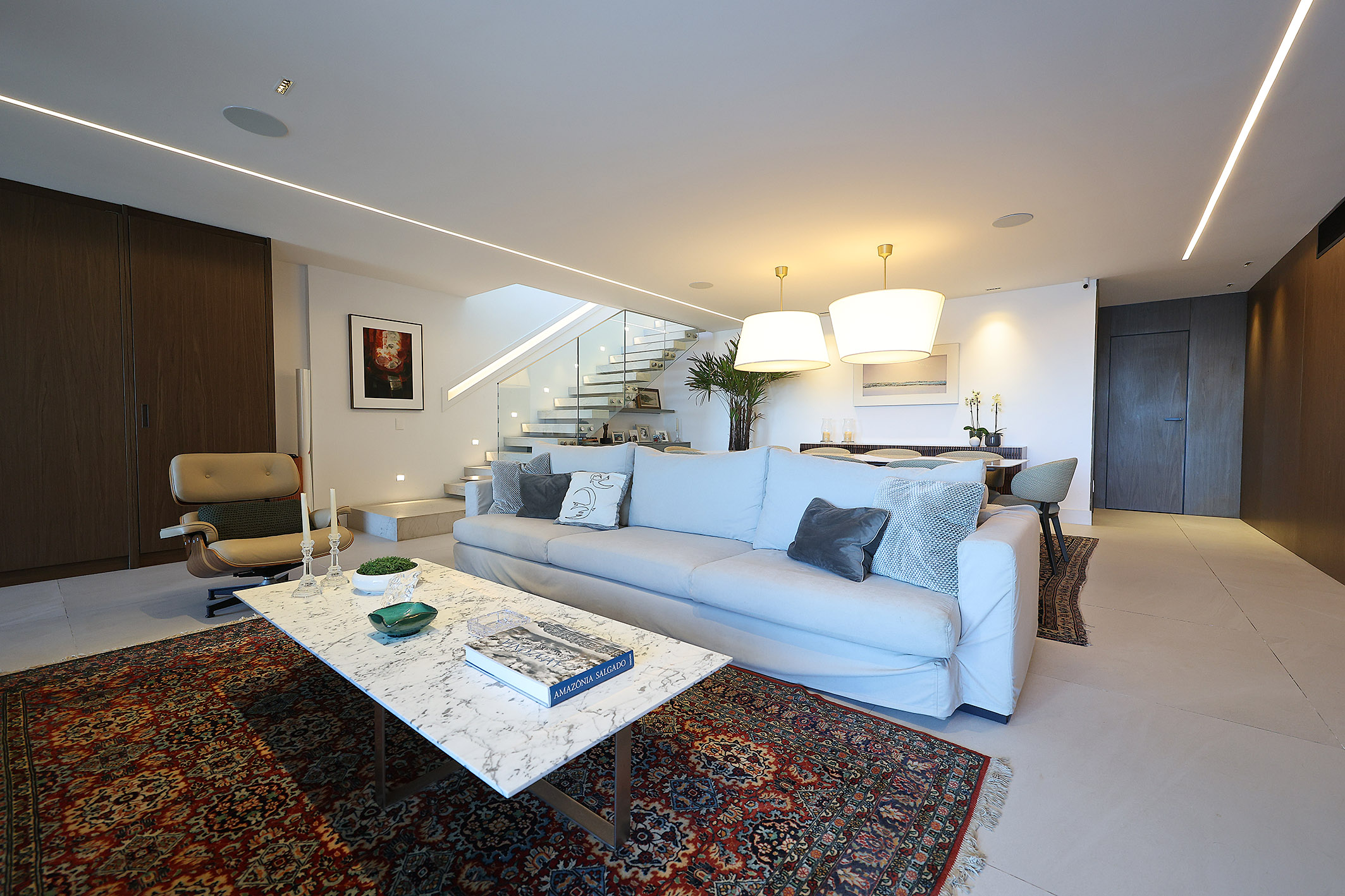  Uninterrupted Ocean Views in a One-of-a-Kind Penthouse in Leblon - 物件實景