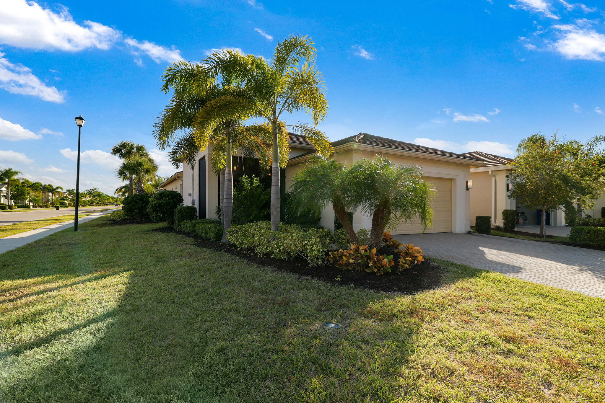 Bonita Springs, Florida, 34135, United States, 3 Bedrooms Bedrooms, ,3 BathroomsBathrooms,Residential,For Sale,1987665
