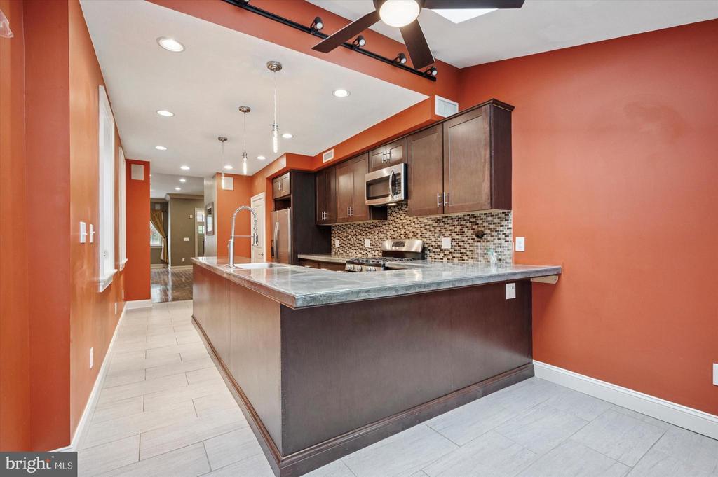 Philadelphia, Pennsylvania, 19125, United States, 4 Bedrooms Bedrooms, ,3 BathroomsBathrooms,Residential,For Sale,1836902