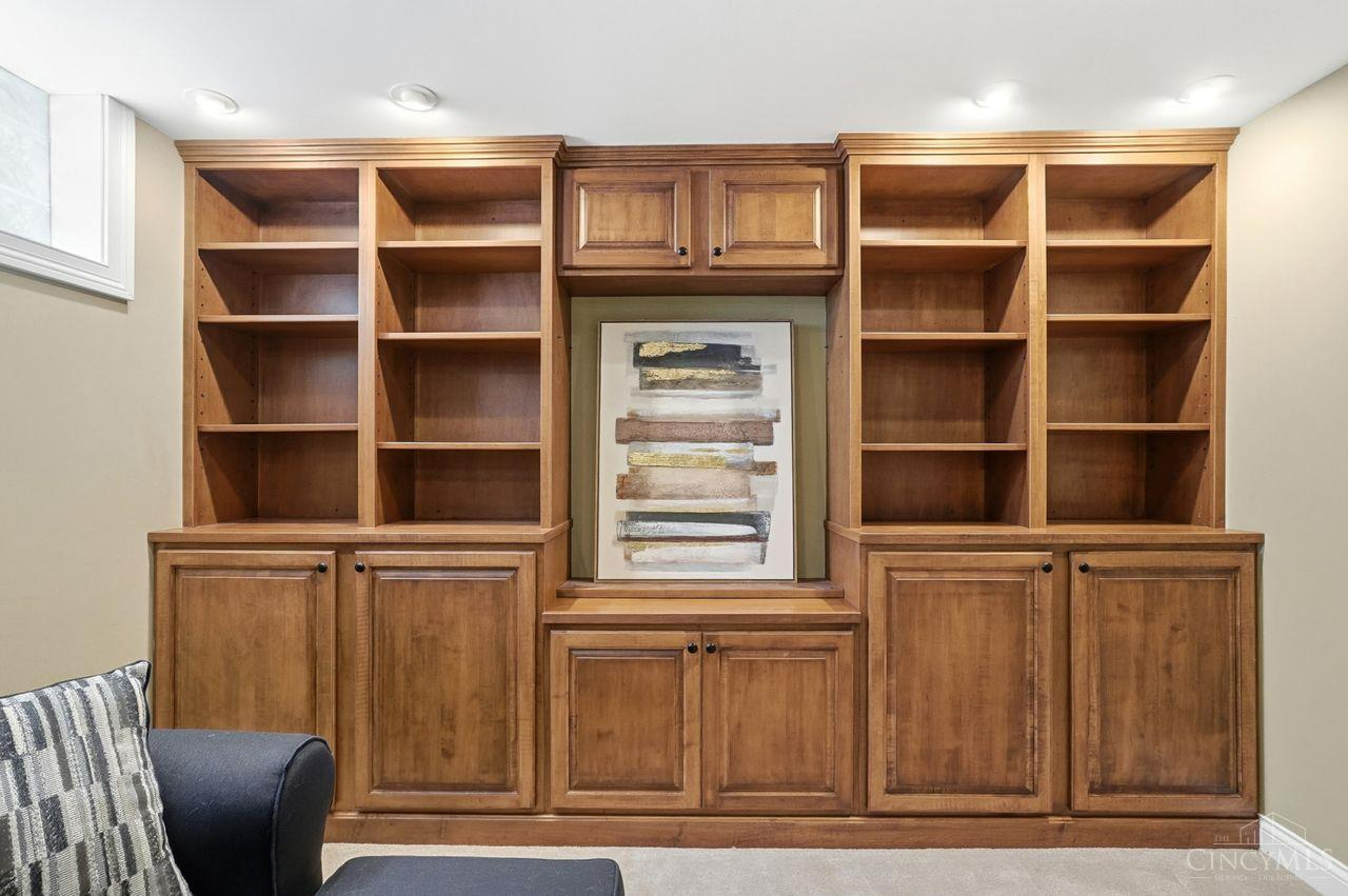 Cincinnati, Ohio, 45209, United States, 3 Bedrooms Bedrooms, ,4 BathroomsBathrooms,Residential,For Sale,2003338