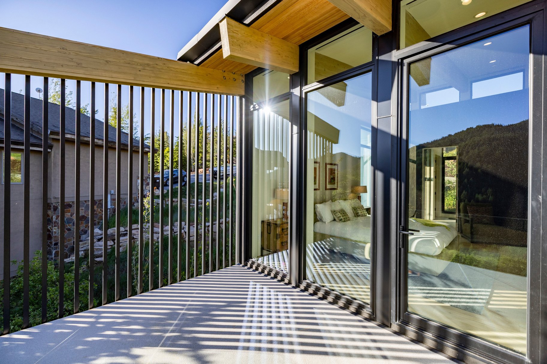  One-of-a-Kind Modern Pinebrook Residence - 物件實景