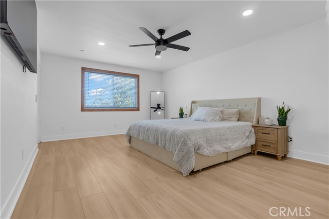 Oak Hills, California, 92344, United States, 6 Bedrooms Bedrooms, ,2 BathroomsBathrooms,Residential,For Sale,2000385